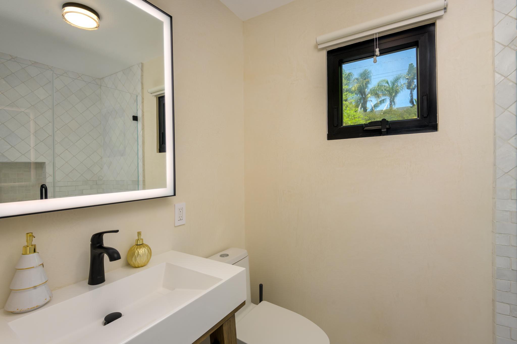 Santa Barbara, California 93105, United States, 3 Bedrooms Bedrooms, ,4 BathroomsBathrooms,Residential,Active,157626