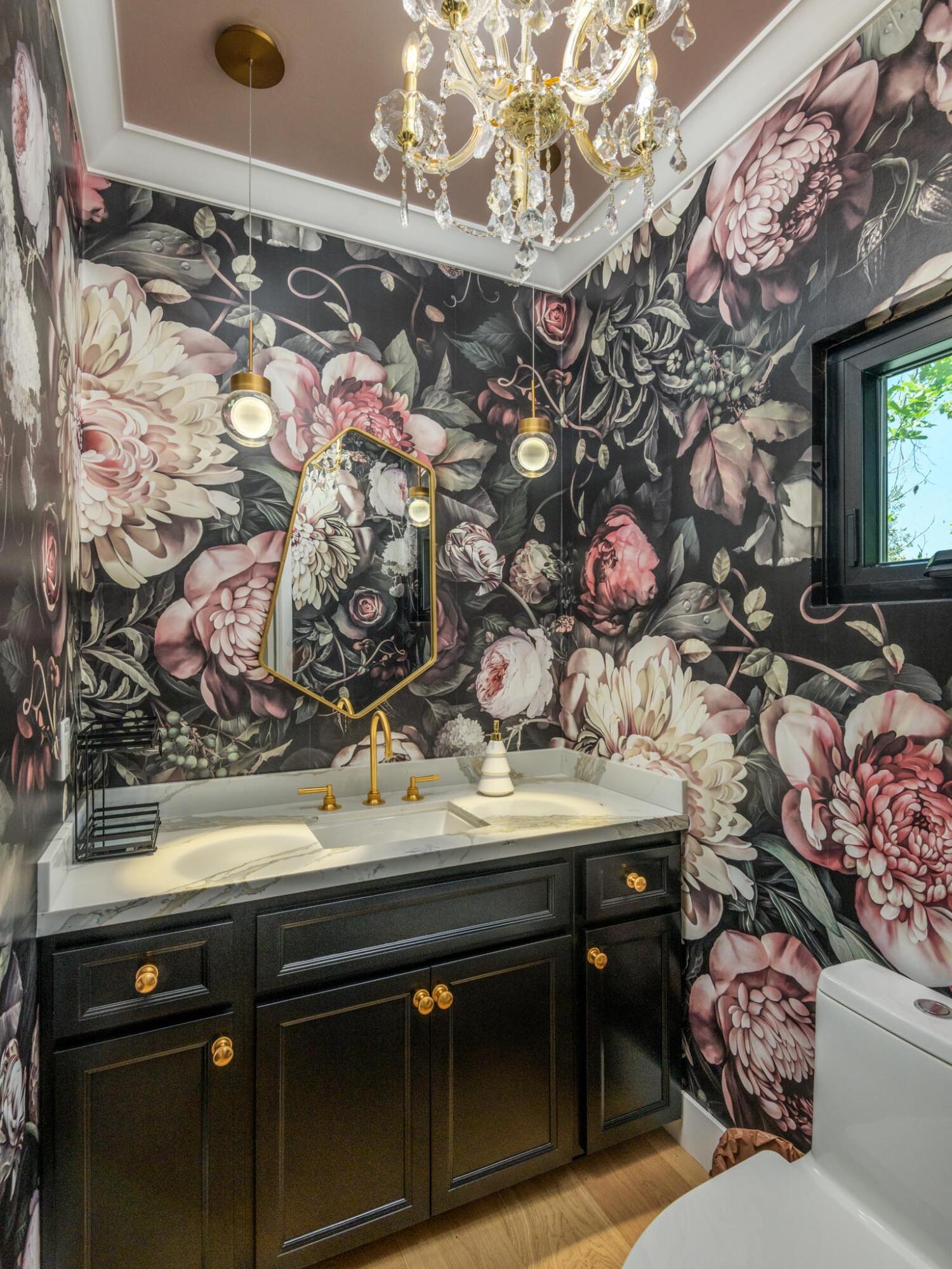 Santa Barbara, California 93105, United States, 3 Bedrooms Bedrooms, ,4 BathroomsBathrooms,Residential,Active,157626