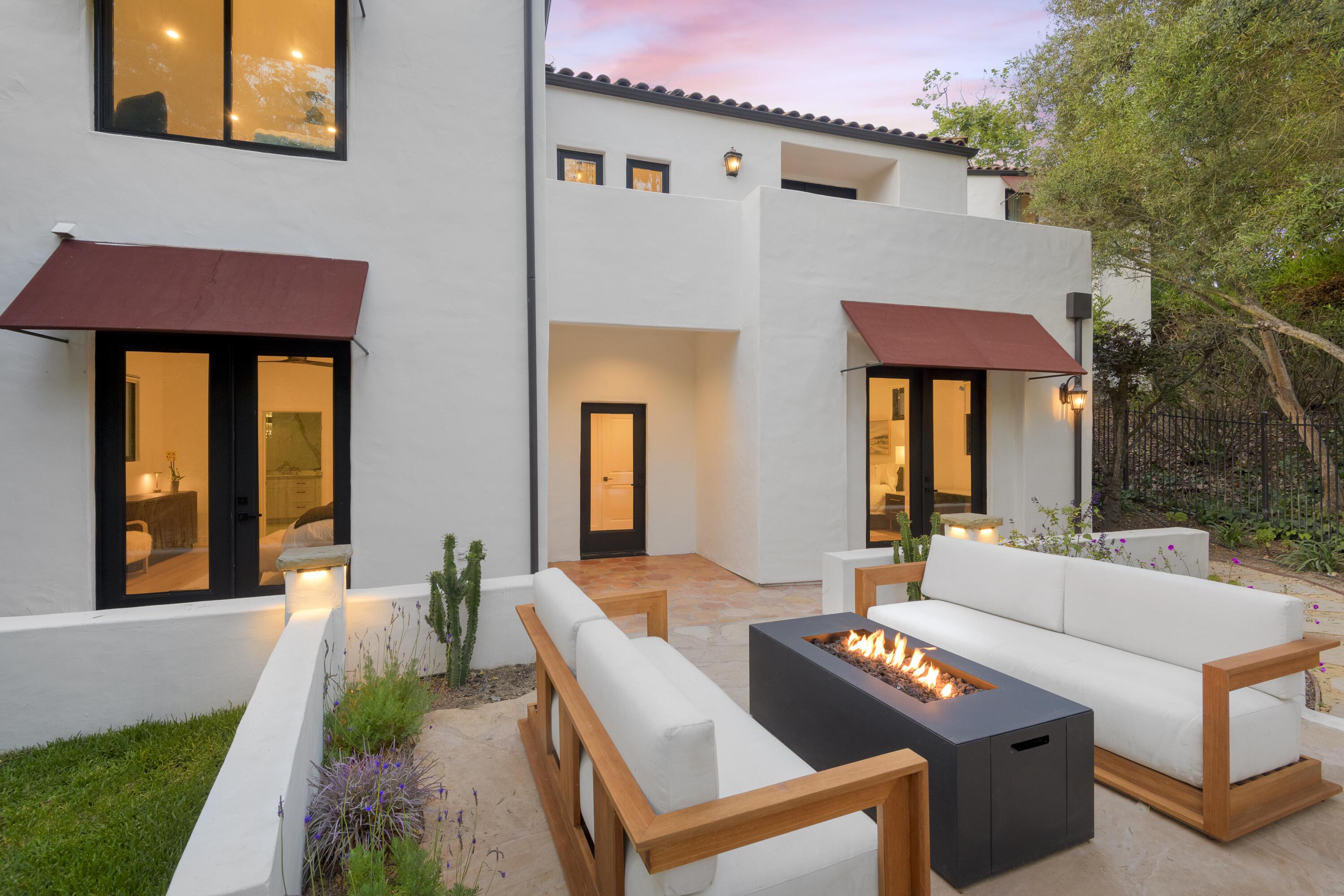 Santa Barbara, California 93105, United States, 3 Bedrooms Bedrooms, ,4 BathroomsBathrooms,Residential,Active,157626