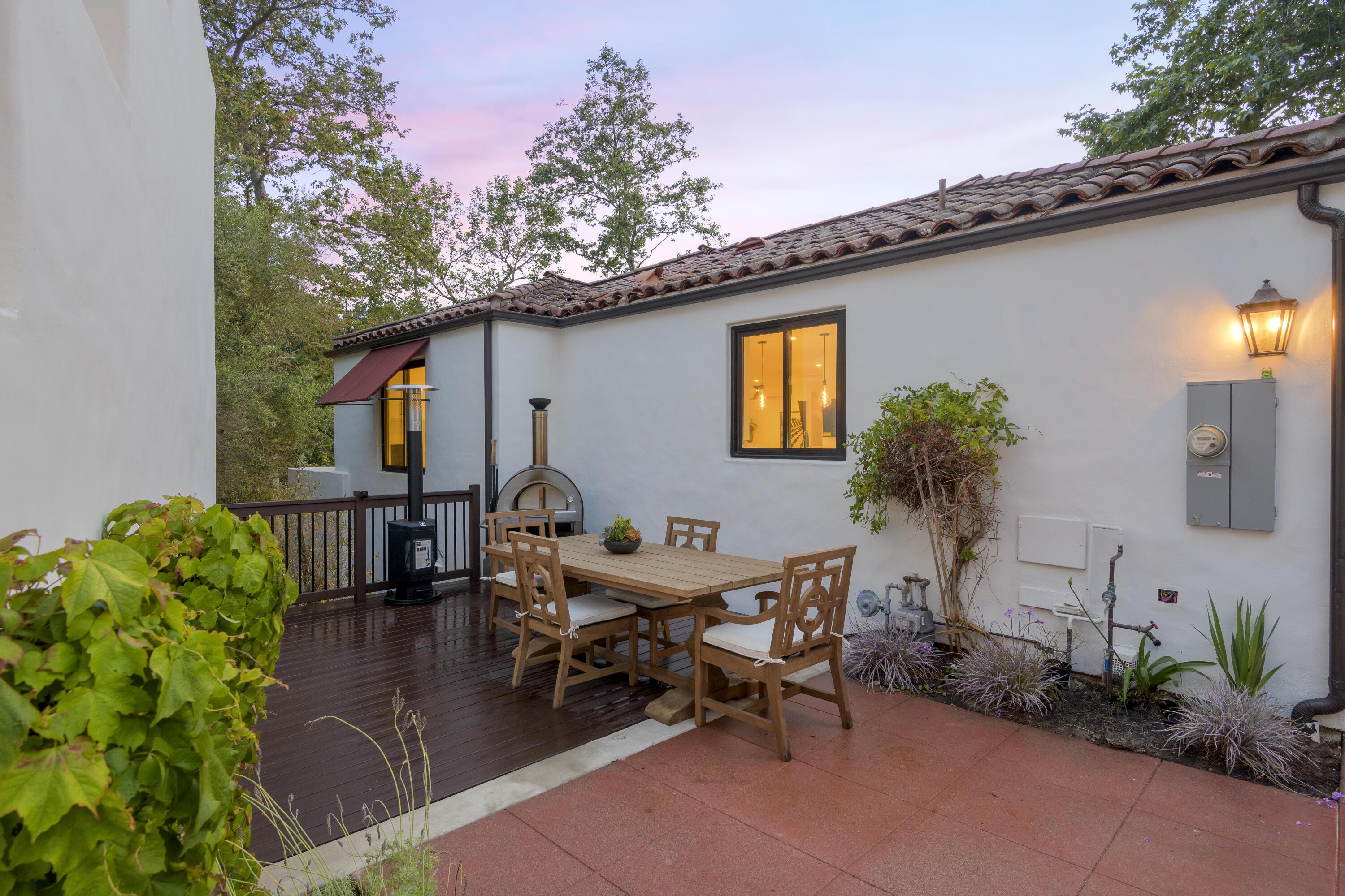 Santa Barbara, California 93105, United States, 3 Bedrooms Bedrooms, ,4 BathroomsBathrooms,Residential,Active,157626