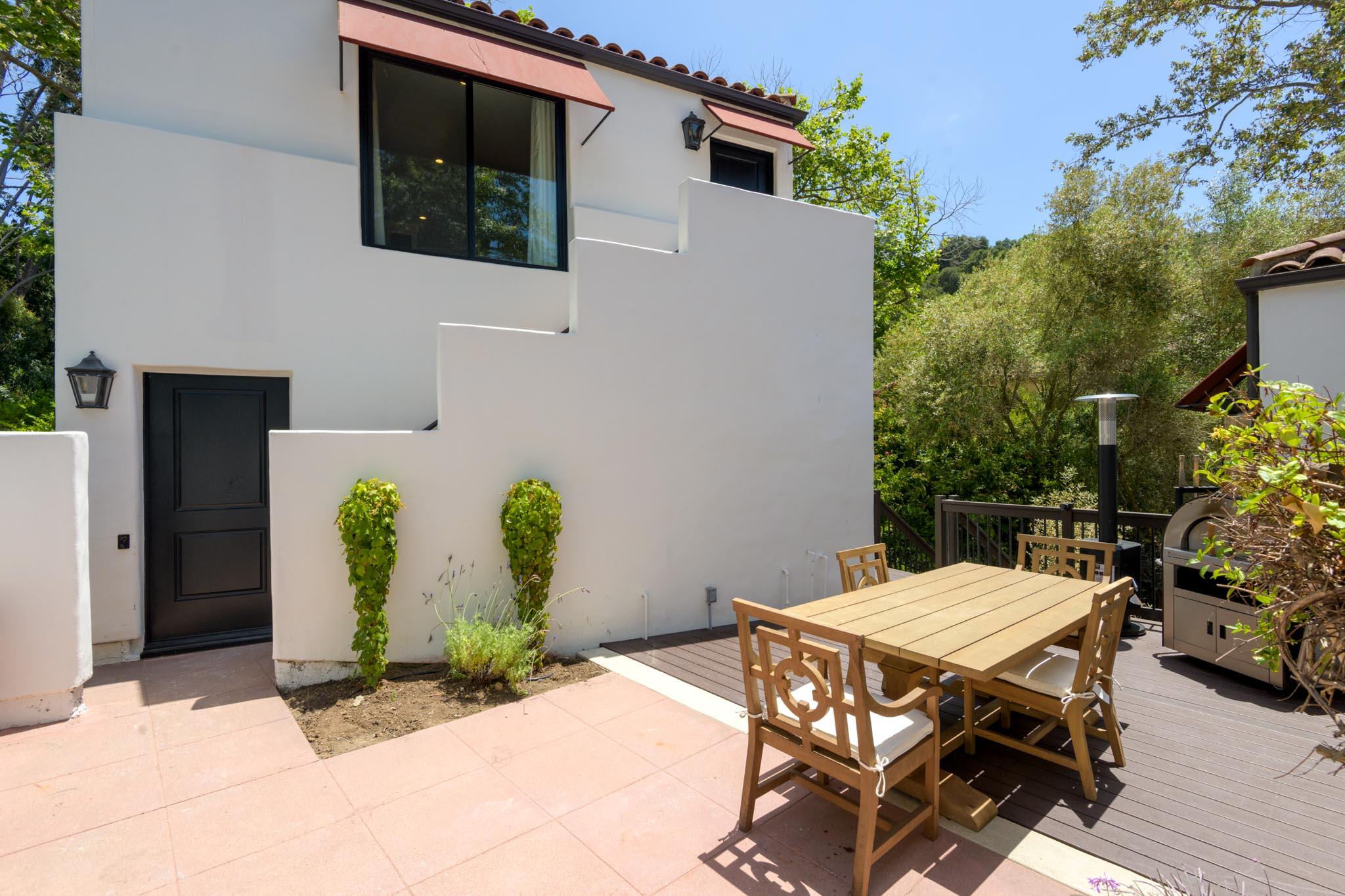 Santa Barbara, California 93105, United States, 3 Bedrooms Bedrooms, ,4 BathroomsBathrooms,Residential,Active,157626