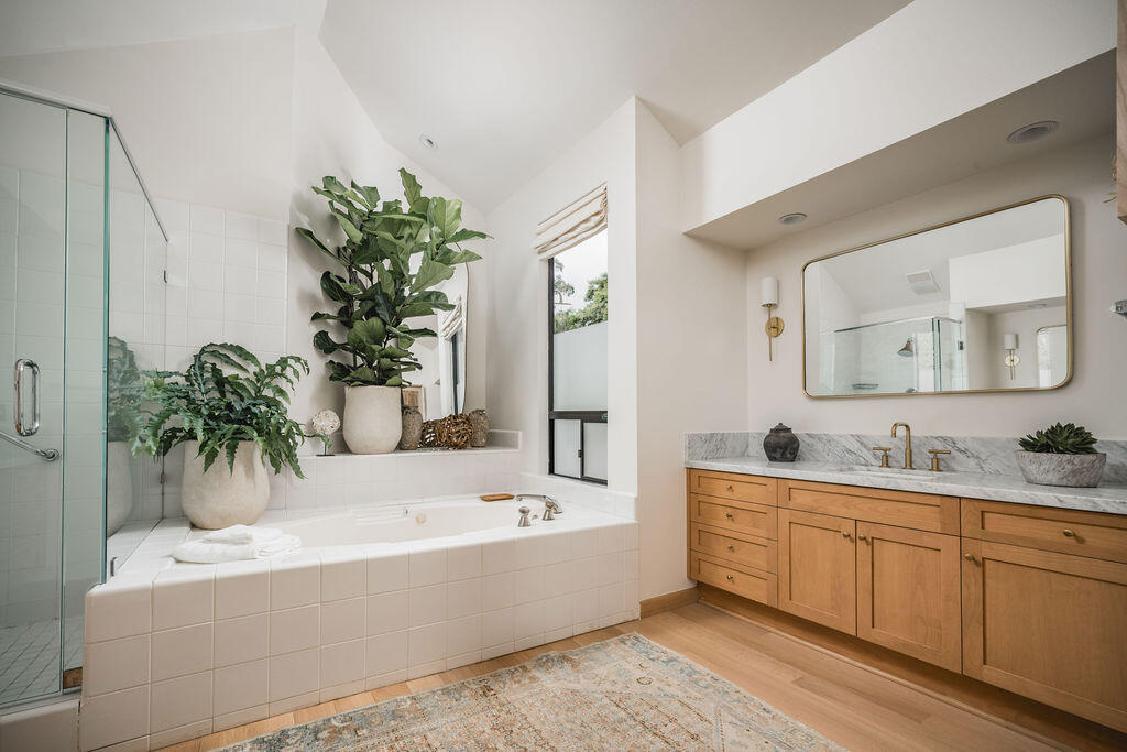 Santa Barbara, California 93108, United States, 3 Bedrooms Bedrooms, ,3 BathroomsBathrooms,Residential,Active,222461