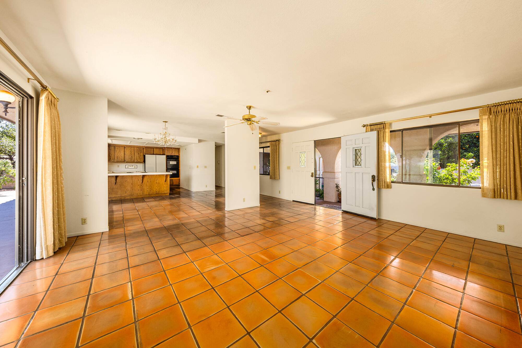 Ojai, California 93023, United States, 3 Bedrooms Bedrooms, ,2 BathroomsBathrooms,Residential,Active,201135