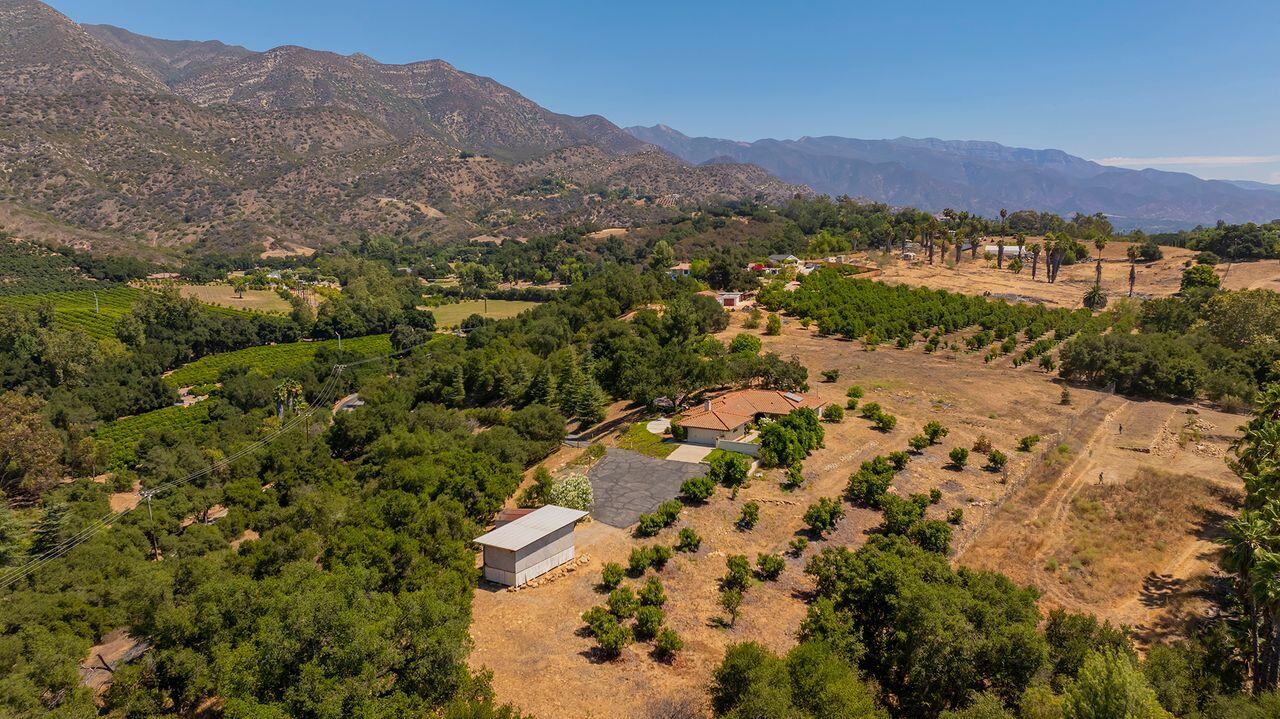 Ojai, California 93023, United States, 3 Bedrooms Bedrooms, ,2 BathroomsBathrooms,Residential,Active,201135