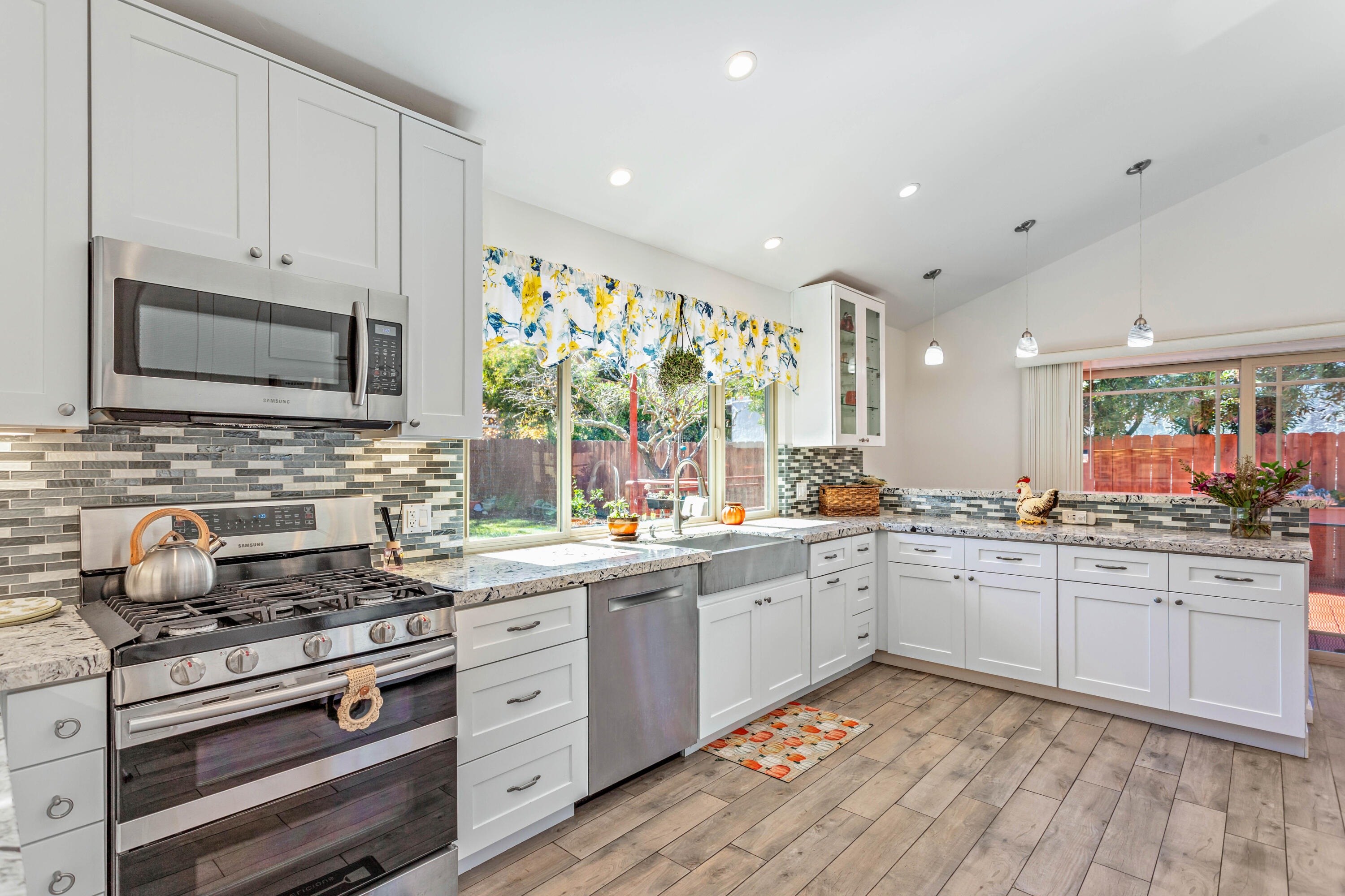 Goleta, California 93117, United States, 4 Bedrooms Bedrooms, ,2 BathroomsBathrooms,Residential,Active,230639