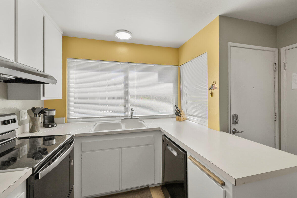 4700 Sandyland Road 23