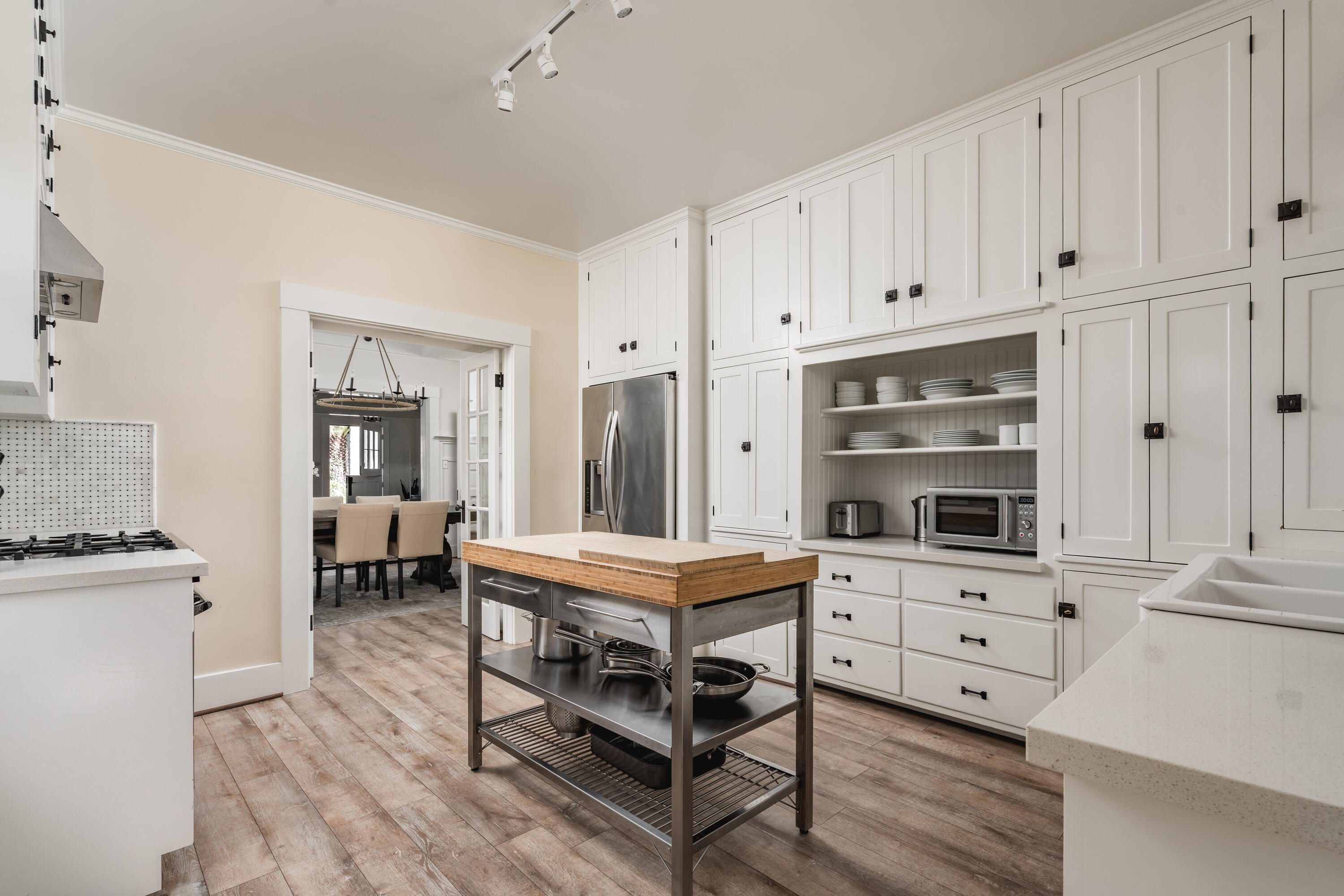 Santa Barbara, California 93103, United States, ,Residential,Active,243464