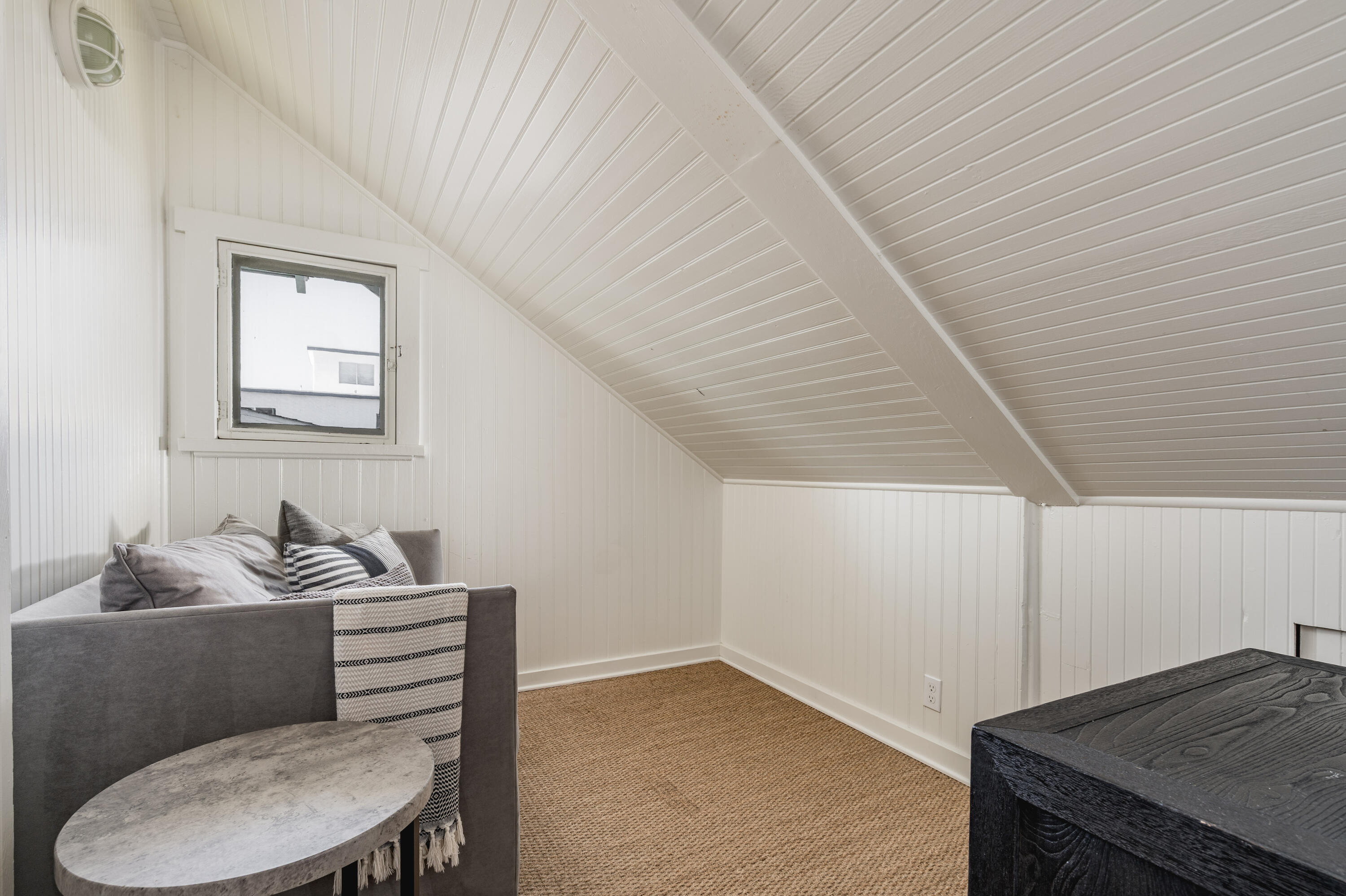 Santa Barbara, California 93103, United States, ,Residential,Active,243464