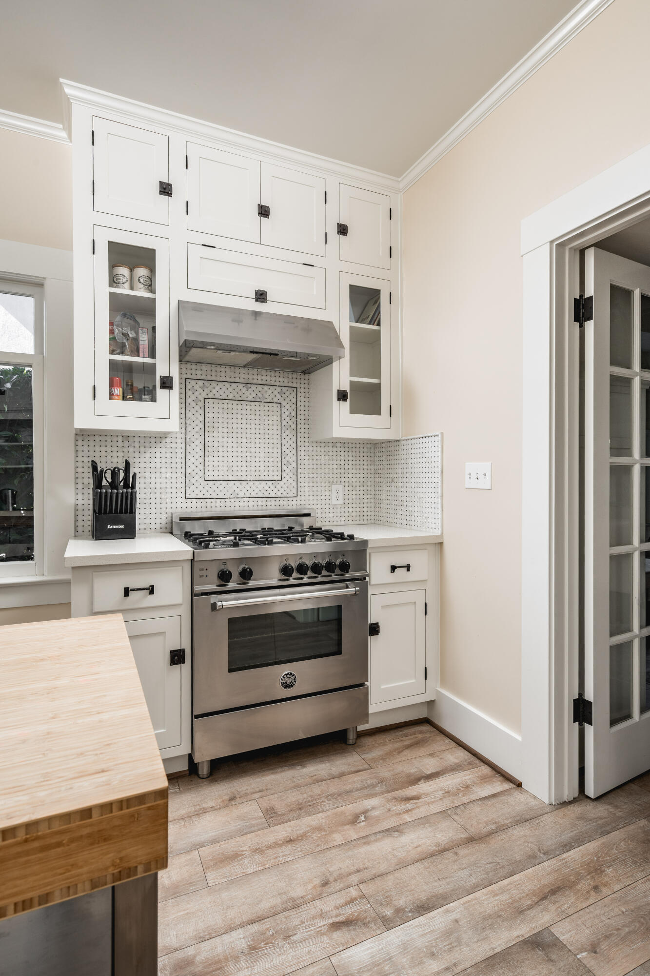 Santa Barbara, California 93103, United States, ,Residential,Active,243464