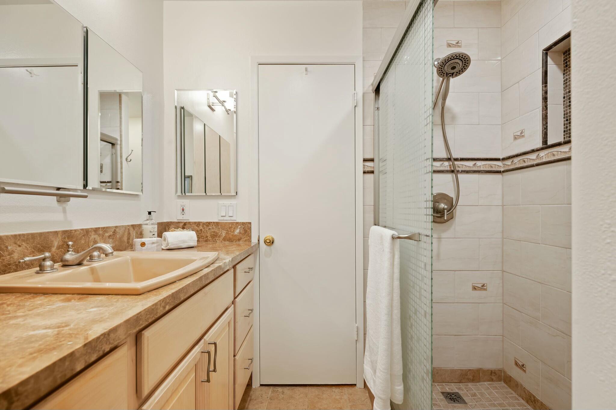 Santa Barbara, California 93109, United States, 2 Bedrooms Bedrooms, ,2 BathroomsBathrooms,Residential,Active,94605