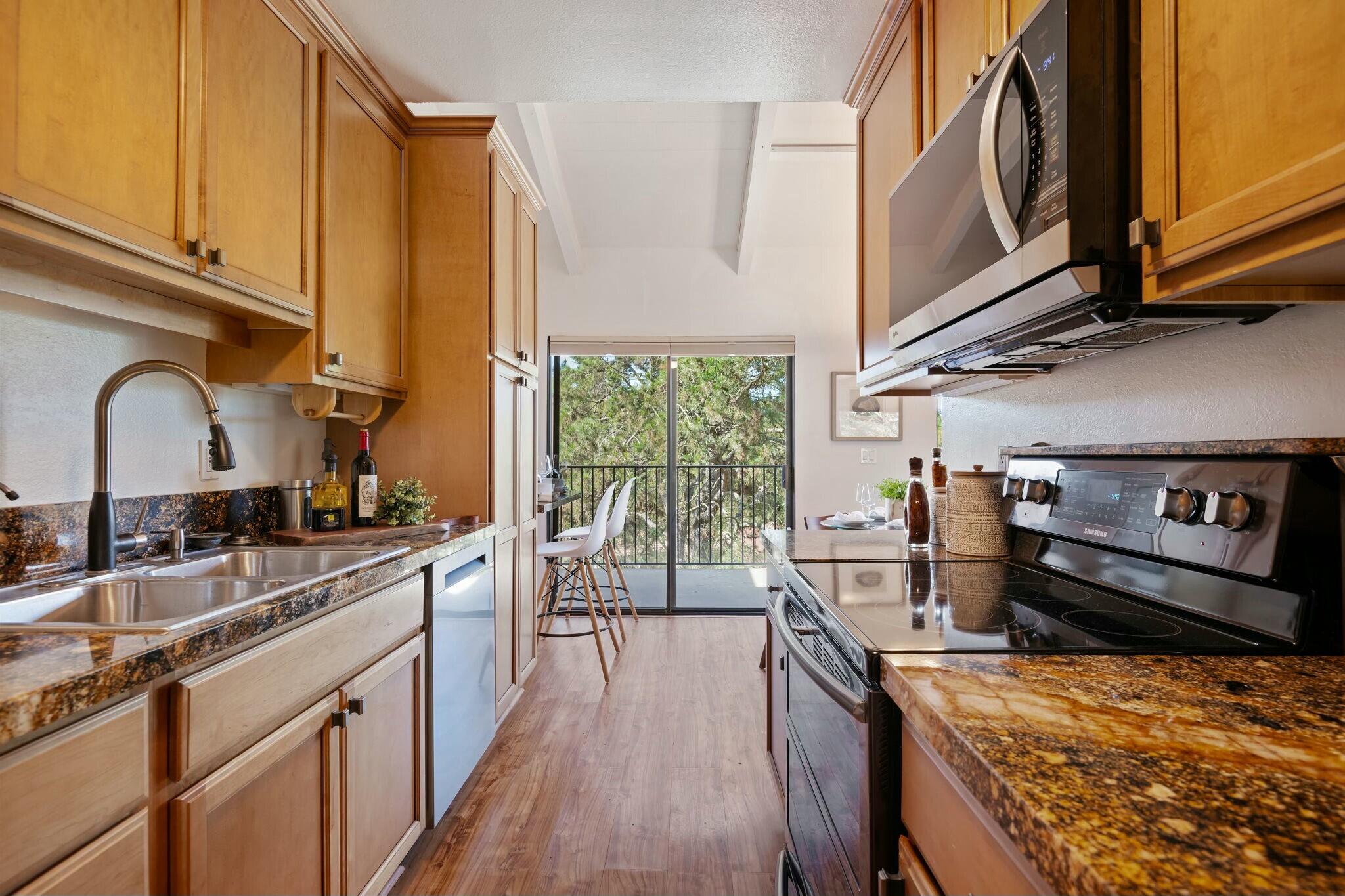 Santa Barbara, California 93109, United States, 2 Bedrooms Bedrooms, ,2 BathroomsBathrooms,Residential,Active,94605