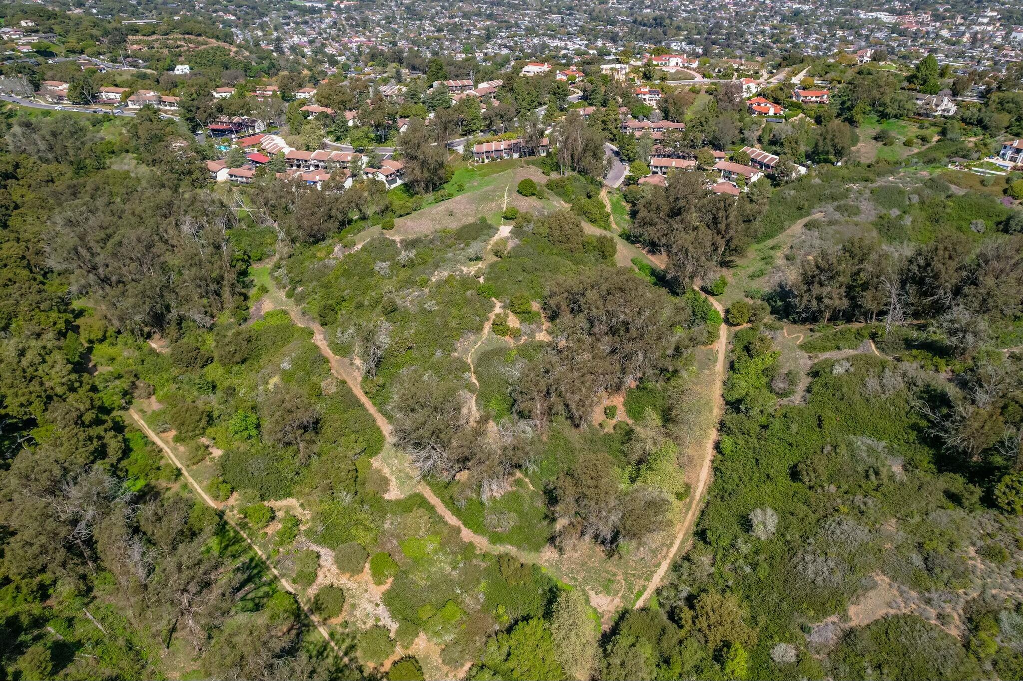 Santa Barbara, California 93109, United States, 2 Bedrooms Bedrooms, ,2 BathroomsBathrooms,Residential,Active,94605