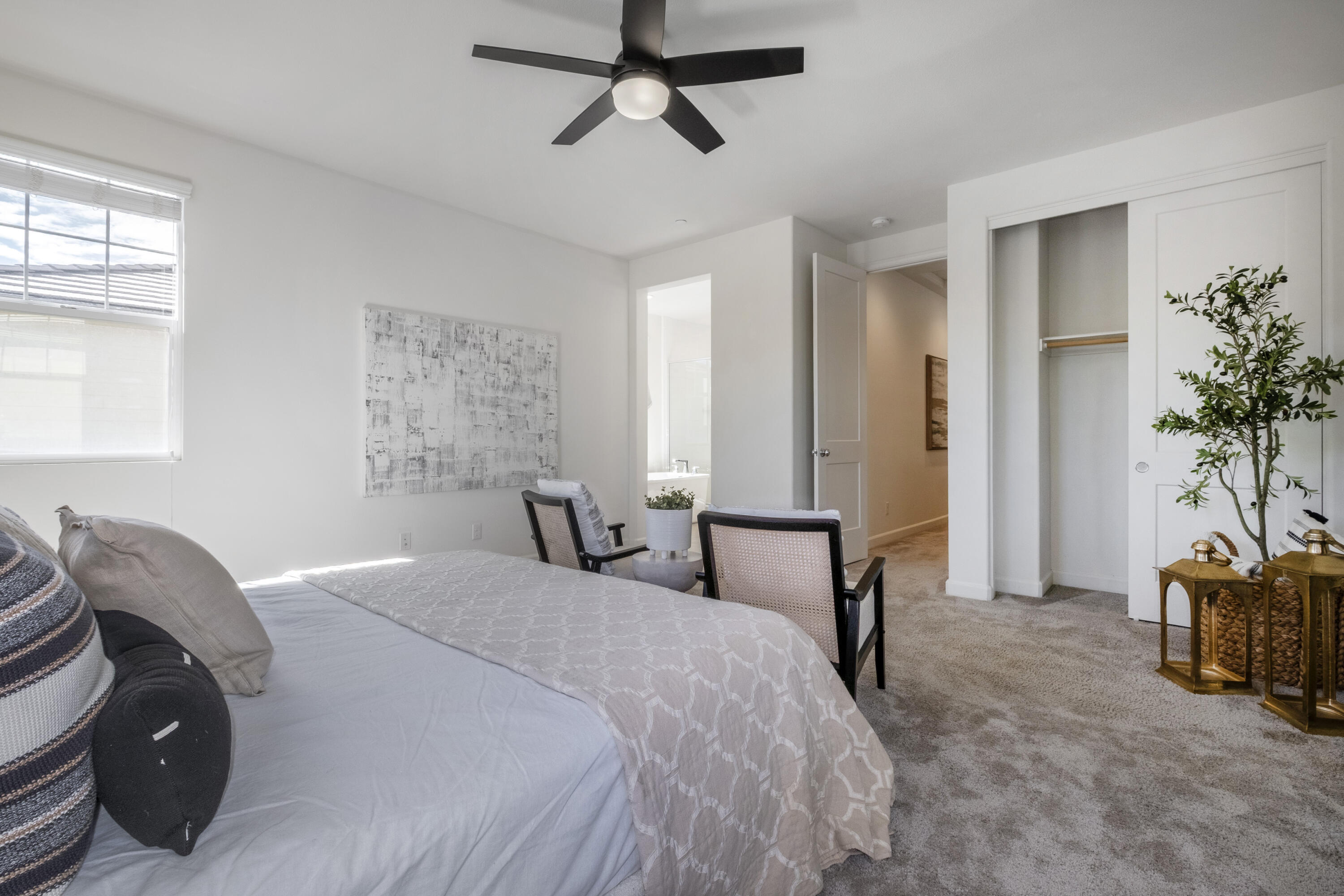 Goleta, California 93117, United States, 4 Bedrooms Bedrooms, ,3 BathroomsBathrooms,Residential,Pending,77222