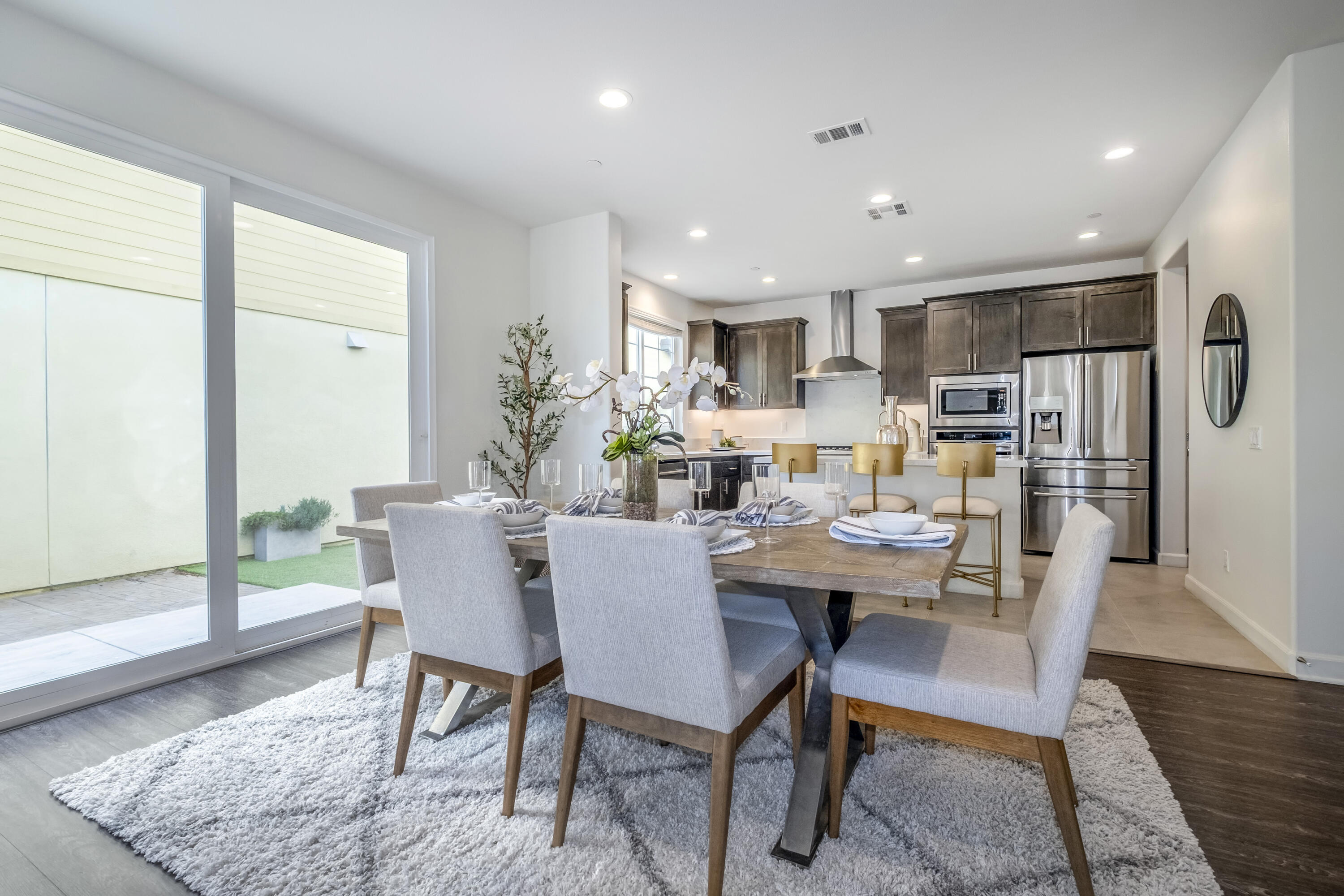 Goleta, California 93117, United States, 4 Bedrooms Bedrooms, ,3 BathroomsBathrooms,Residential,Pending,77222