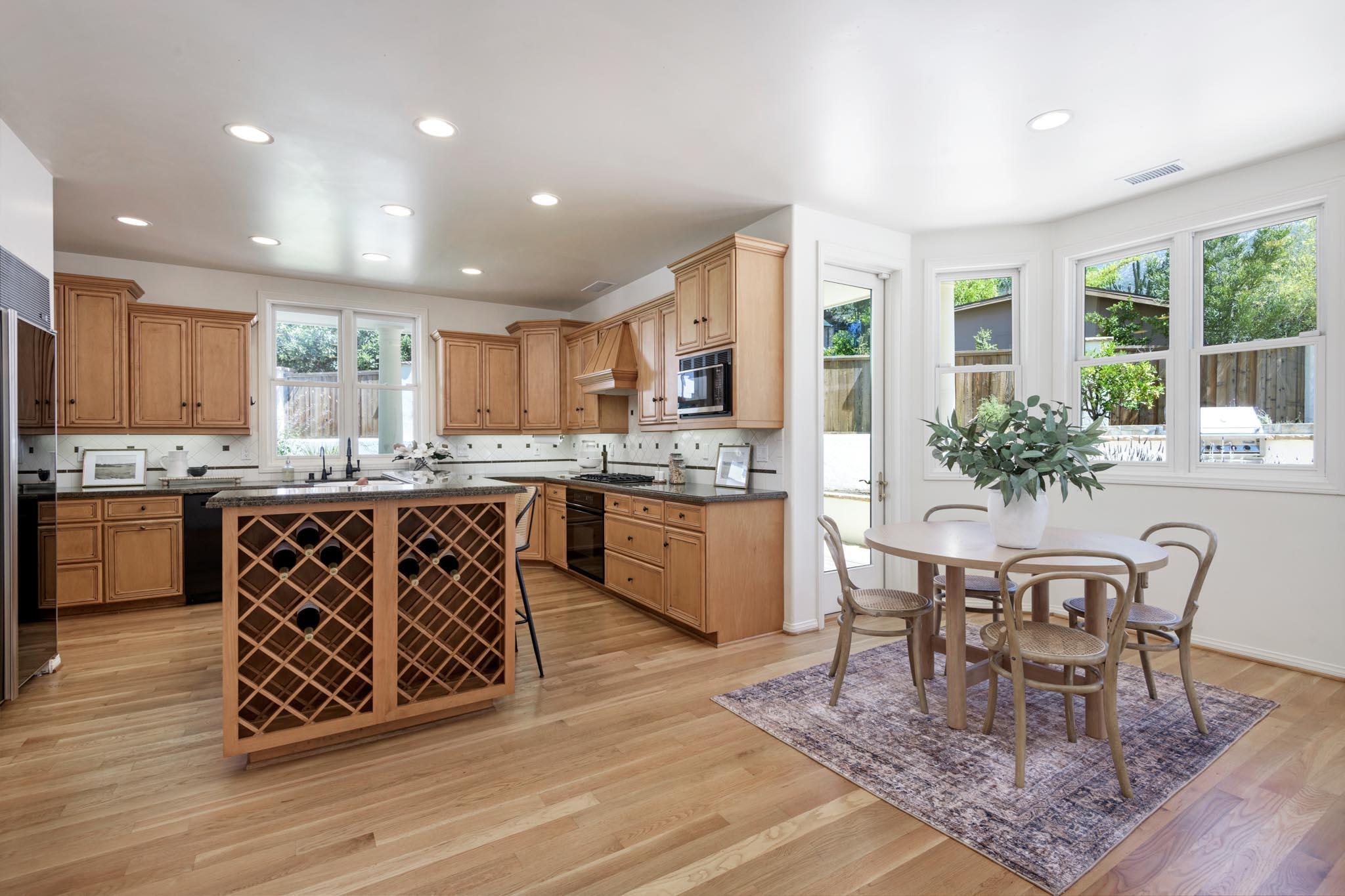 Santa Barbara, California 93105, United States, 4 Bedrooms Bedrooms, ,4 BathroomsBathrooms,Residential,Active,173854