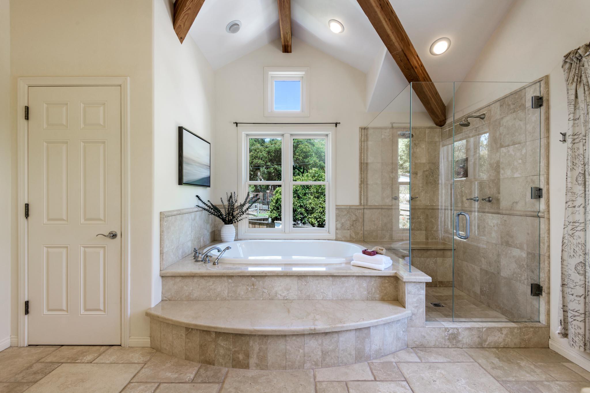 Santa Barbara, California 93105, United States, 4 Bedrooms Bedrooms, ,4 BathroomsBathrooms,Residential,Active,173854