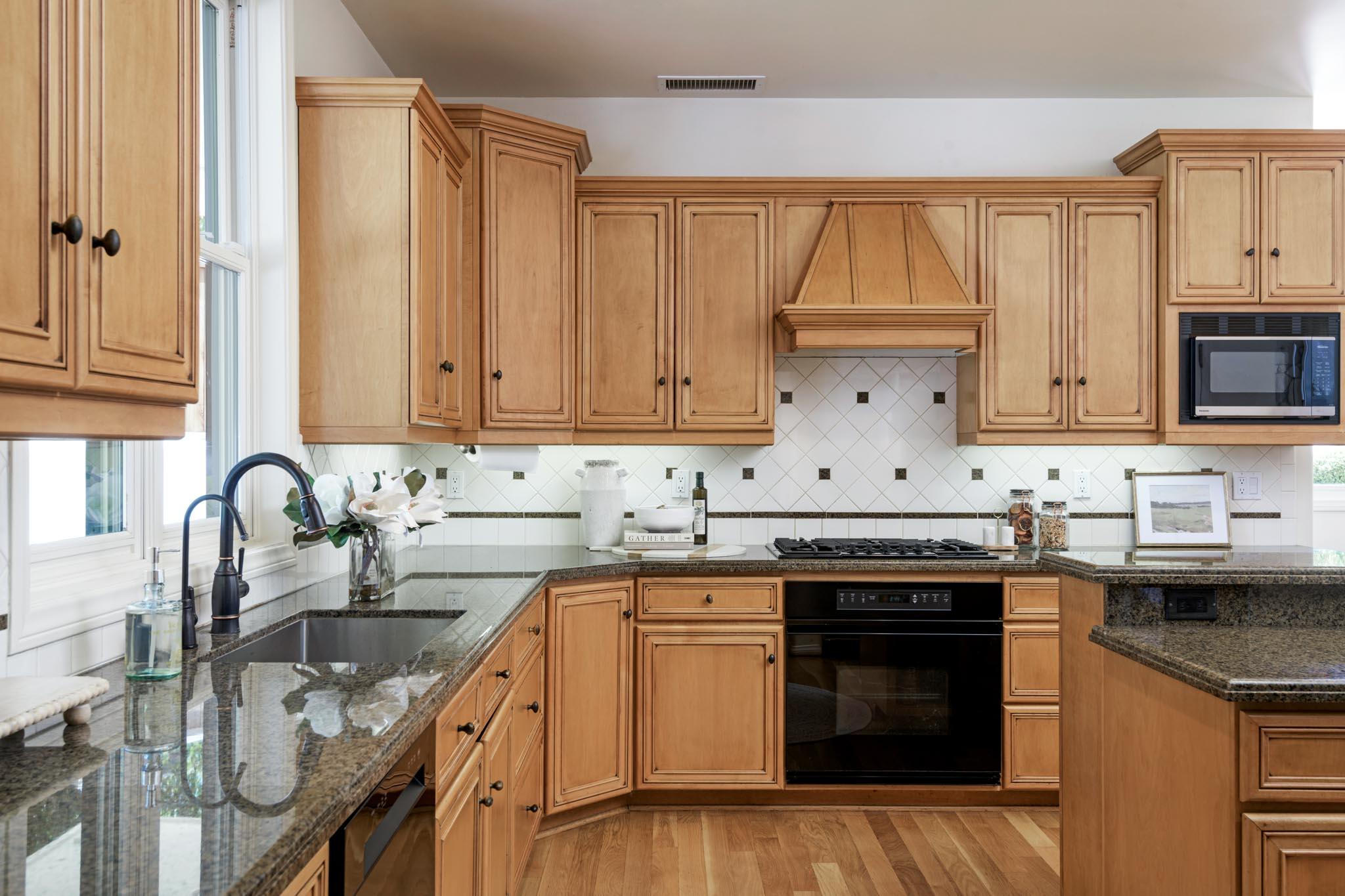 Santa Barbara, California 93105, United States, 4 Bedrooms Bedrooms, ,4 BathroomsBathrooms,Residential,Active,173854