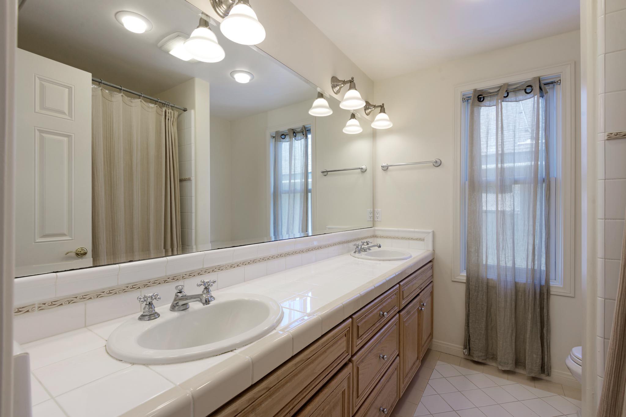 Santa Barbara, California 93105, United States, 4 Bedrooms Bedrooms, ,4 BathroomsBathrooms,Residential,Active,173854