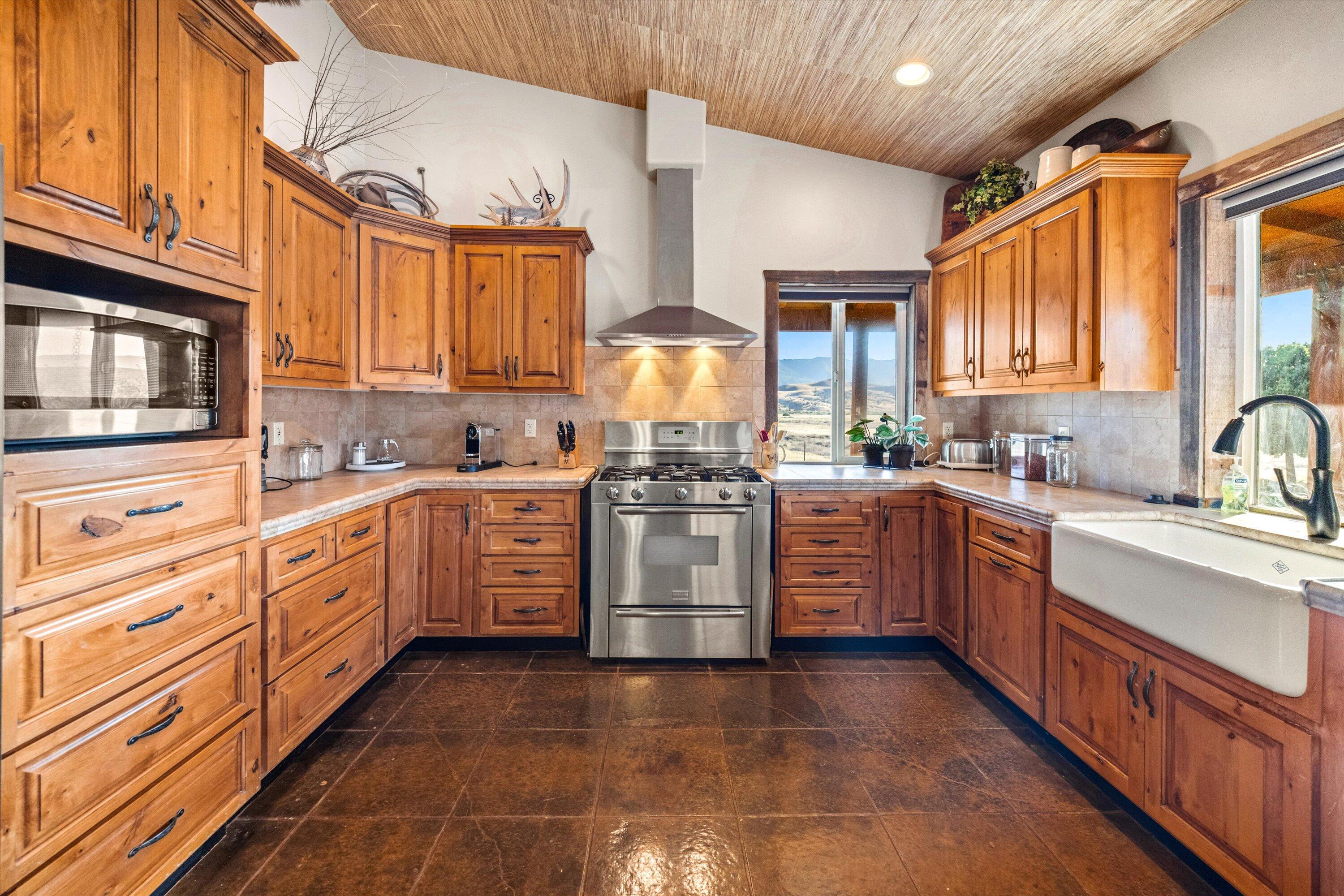 Cuyama, California 93461, United States, 2 Bedrooms Bedrooms, ,2 BathroomsBathrooms,Residential,Active,137976