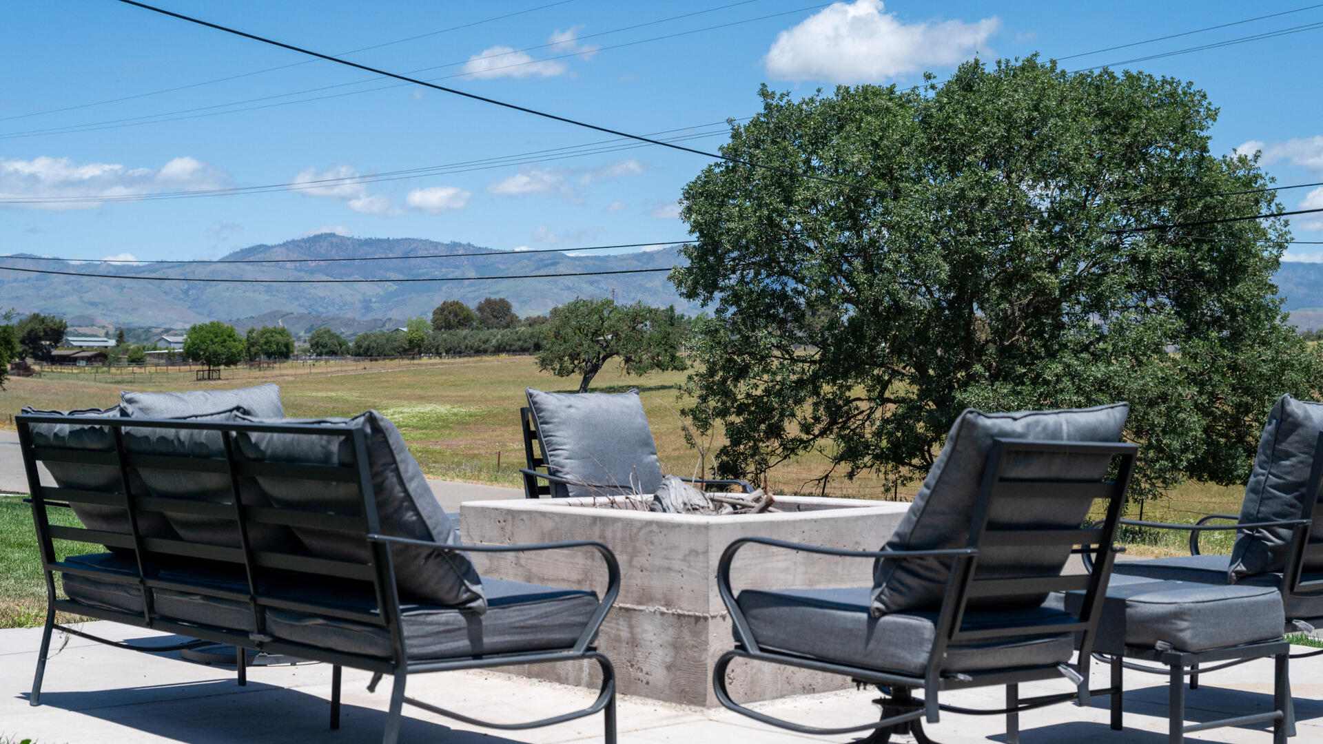 Santa Ynez, California 93460, United States, 3 Bedrooms Bedrooms, ,2 BathroomsBathrooms,Residential,Active,132711