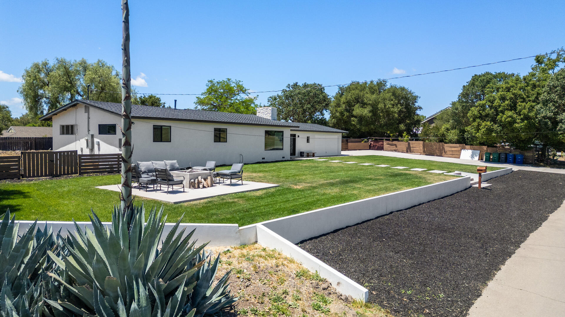 Santa Ynez, California 93460, United States, 3 Bedrooms Bedrooms, ,2 BathroomsBathrooms,Residential,Active,132711