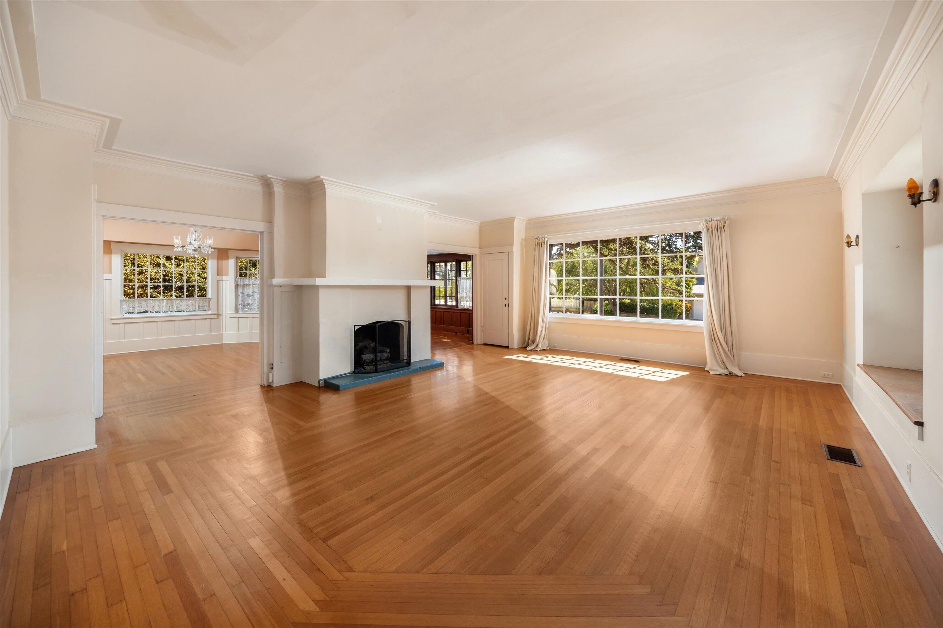 111 E Pedregosa Street