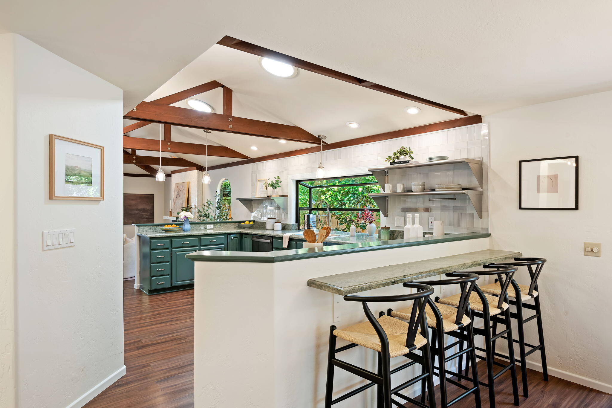 Goleta, California 93117, United States, 2 Bedrooms Bedrooms, ,2 BathroomsBathrooms,Residential,Pending,116030