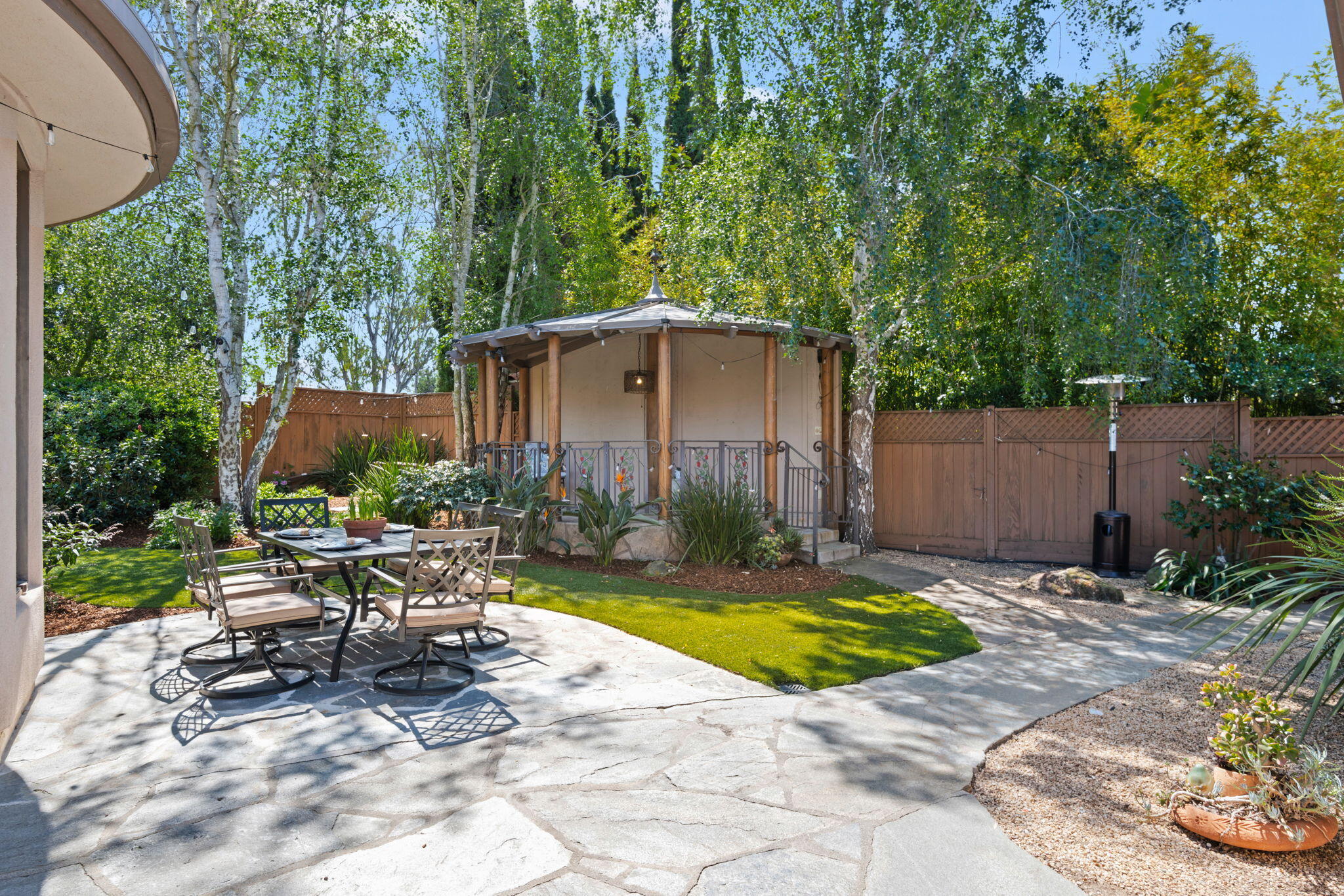 Goleta, California 93117, United States, 2 Bedrooms Bedrooms, ,2 BathroomsBathrooms,Residential,Pending,116030