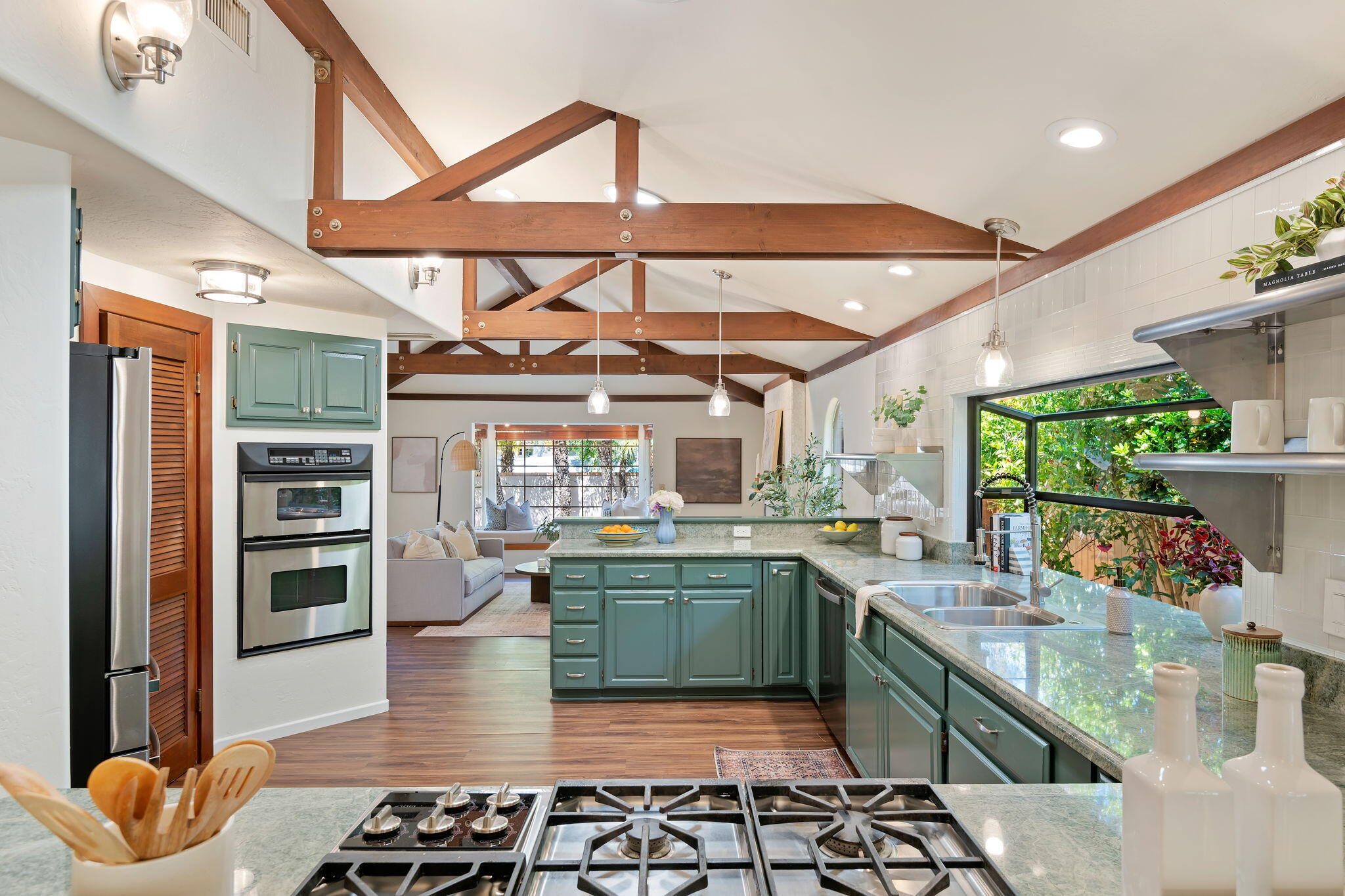 Goleta, California 93117, United States, 2 Bedrooms Bedrooms, ,2 BathroomsBathrooms,Residential,Pending,116030