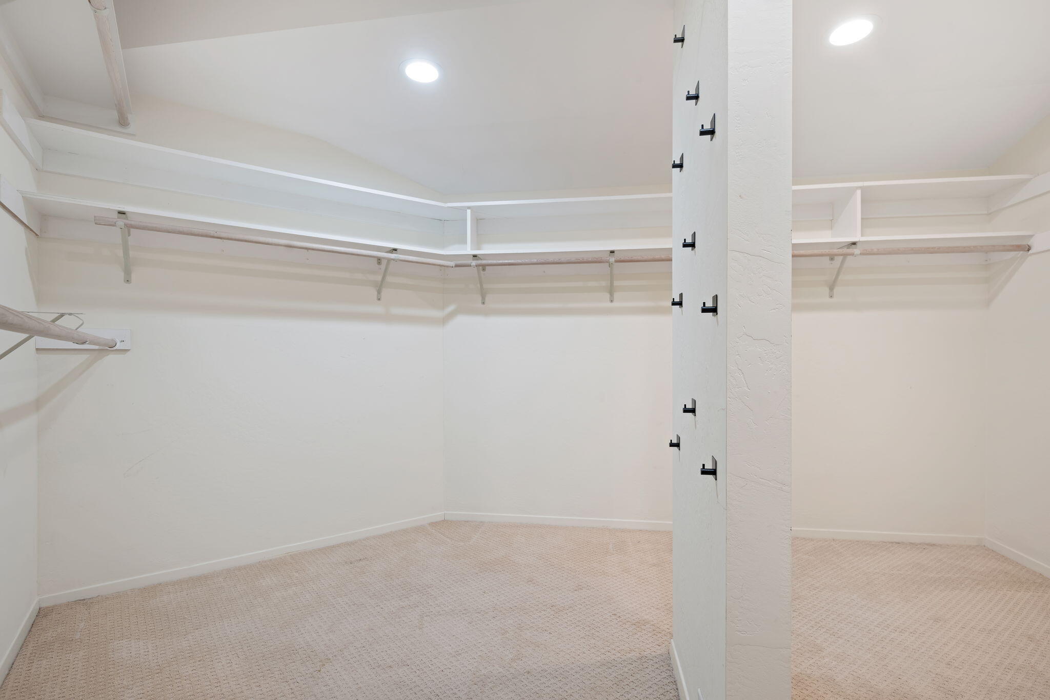 Goleta, California 93117, United States, 2 Bedrooms Bedrooms, ,2 BathroomsBathrooms,Residential,Pending,116030