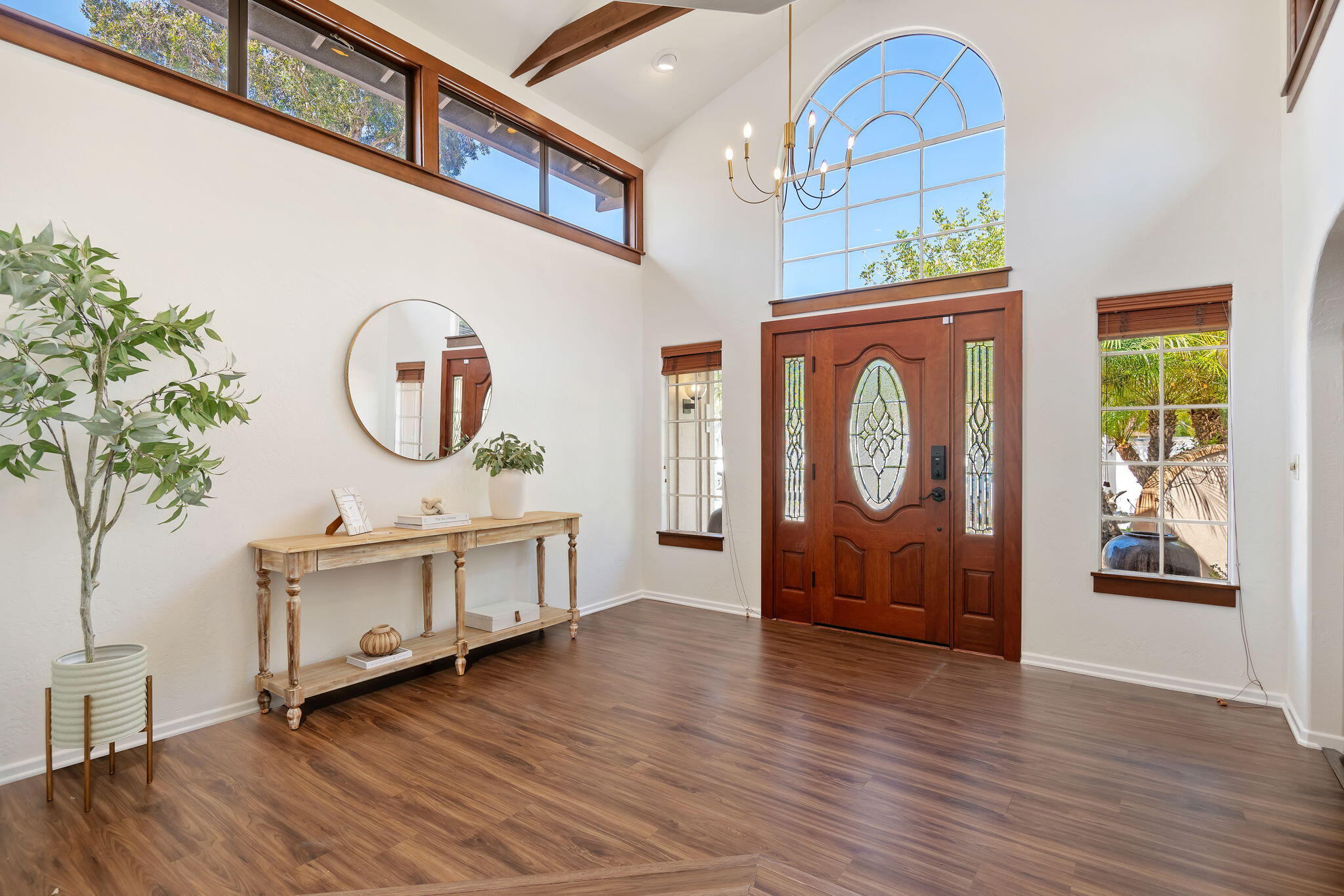 Goleta, California 93117, United States, 2 Bedrooms Bedrooms, ,2 BathroomsBathrooms,Residential,Pending,116030