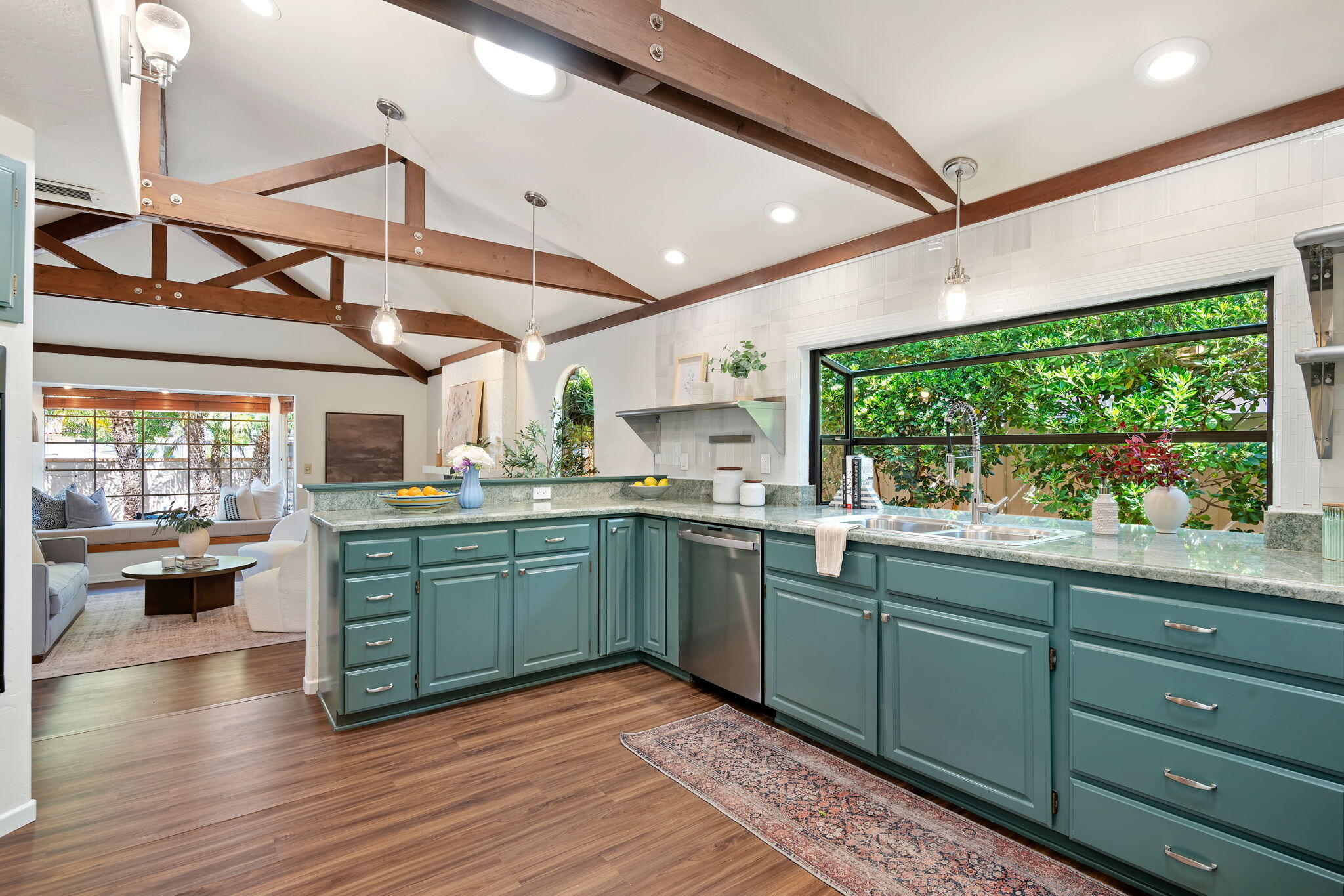 Goleta, California 93117, United States, 2 Bedrooms Bedrooms, ,2 BathroomsBathrooms,Residential,Pending,116030