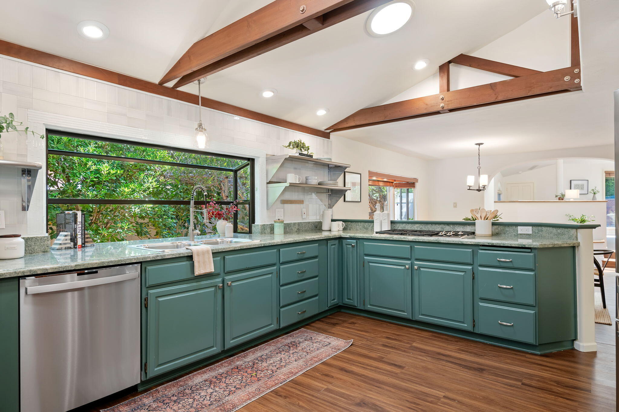 Goleta, California 93117, United States, 2 Bedrooms Bedrooms, ,2 BathroomsBathrooms,Residential,Pending,116030