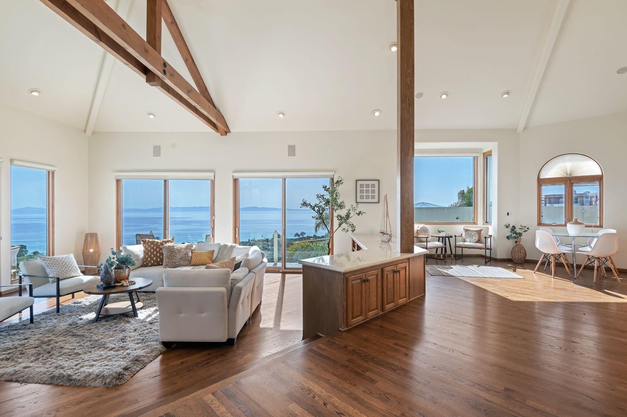 1640 La Vista Del Oceano Drive