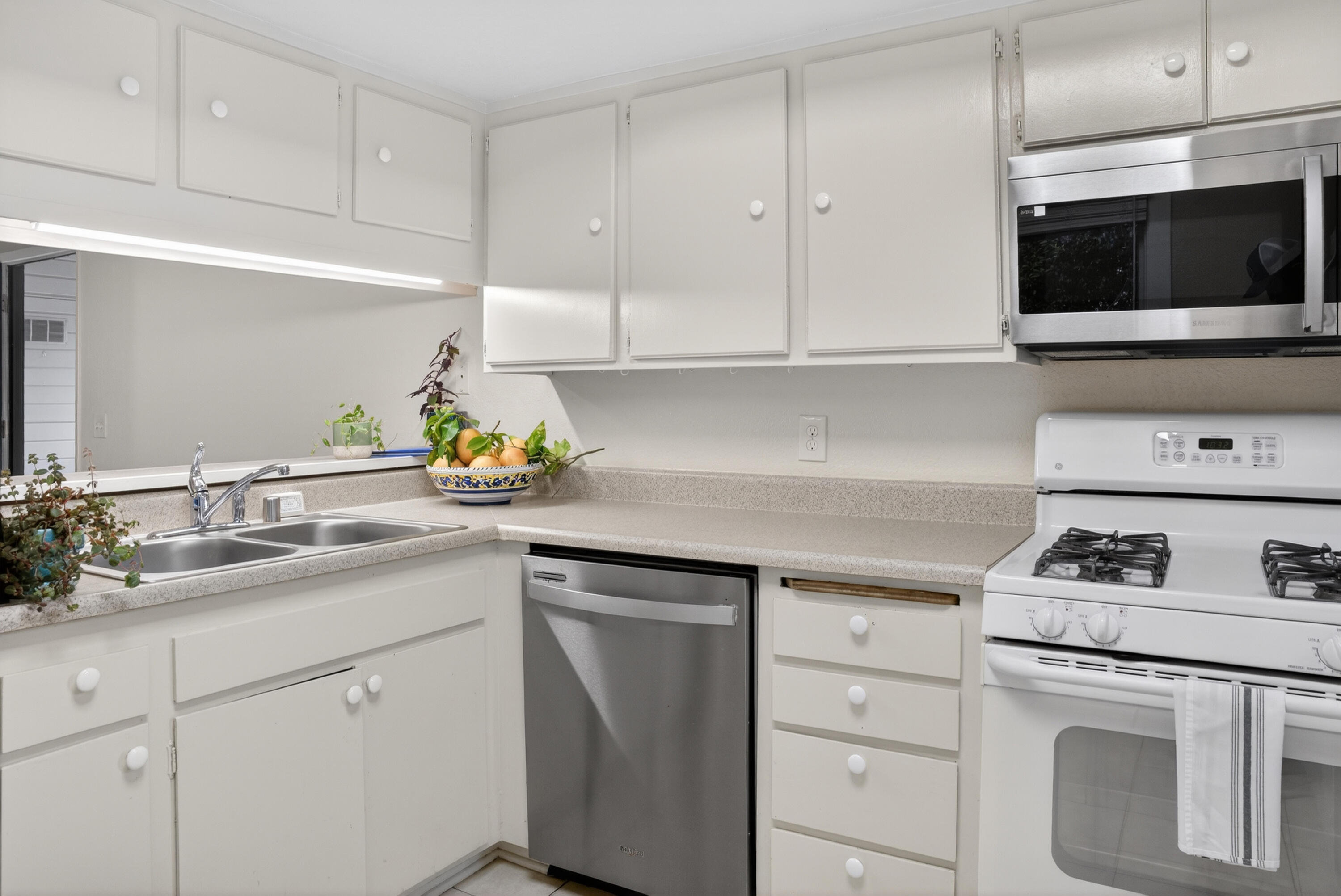 521 W Montecito Street #1