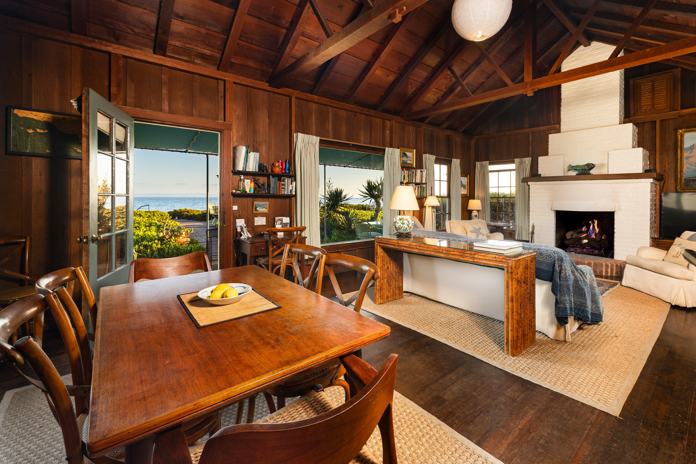 Montecito, California 93108, United States, 3 Bedrooms Bedrooms, ,3 BathroomsBathrooms,Residential,Active,194133