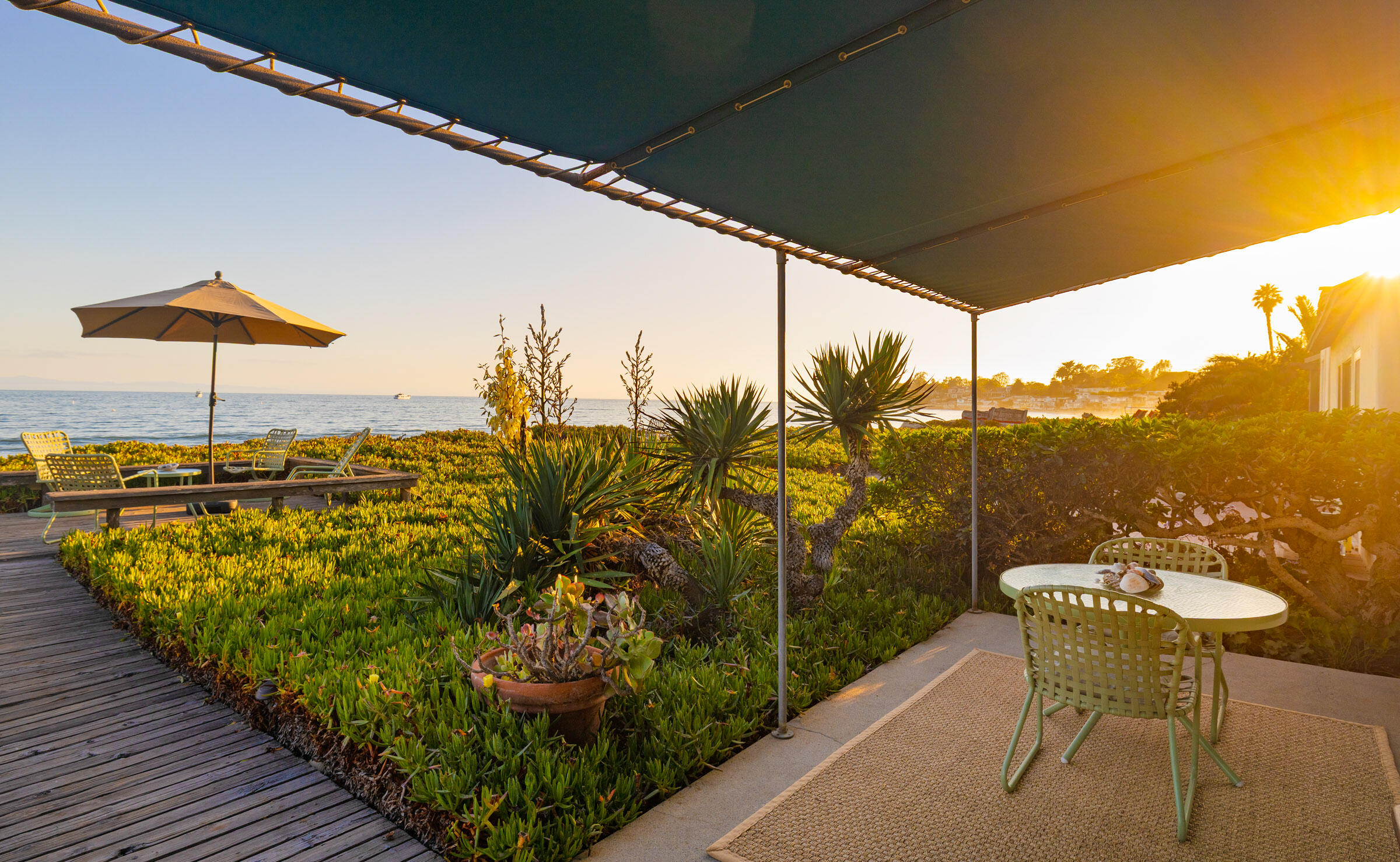 Montecito, California 93108, United States, 3 Bedrooms Bedrooms, ,3 BathroomsBathrooms,Residential,Active,194133