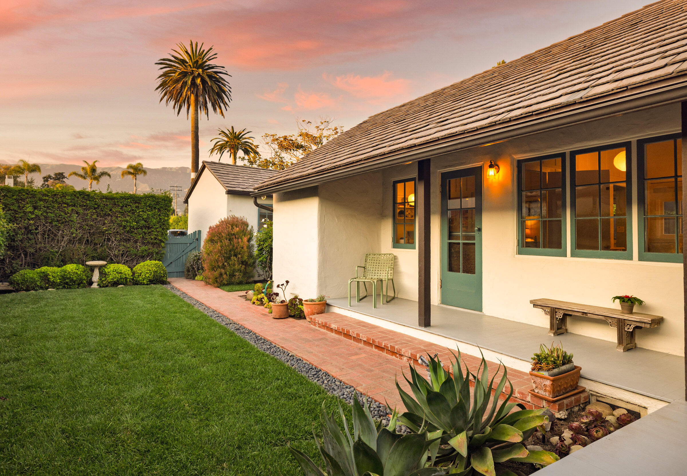 Montecito, California 93108, United States, 3 Bedrooms Bedrooms, ,3 BathroomsBathrooms,Residential,Active,194133