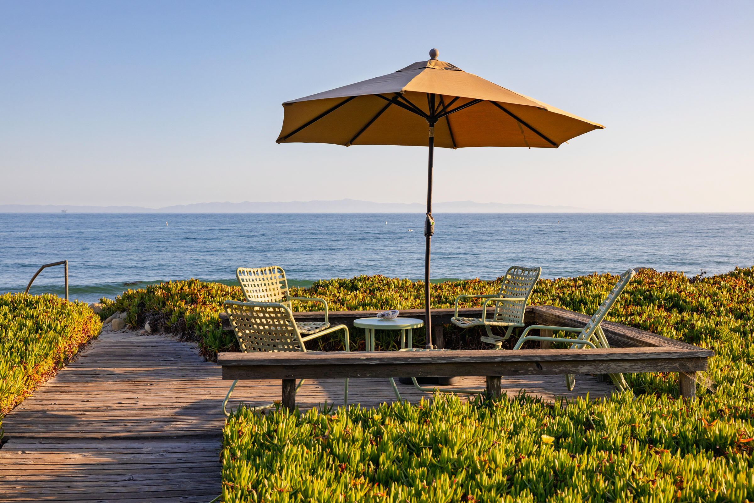 Montecito, California 93108, United States, 3 Bedrooms Bedrooms, ,3 BathroomsBathrooms,Residential,Active,194133