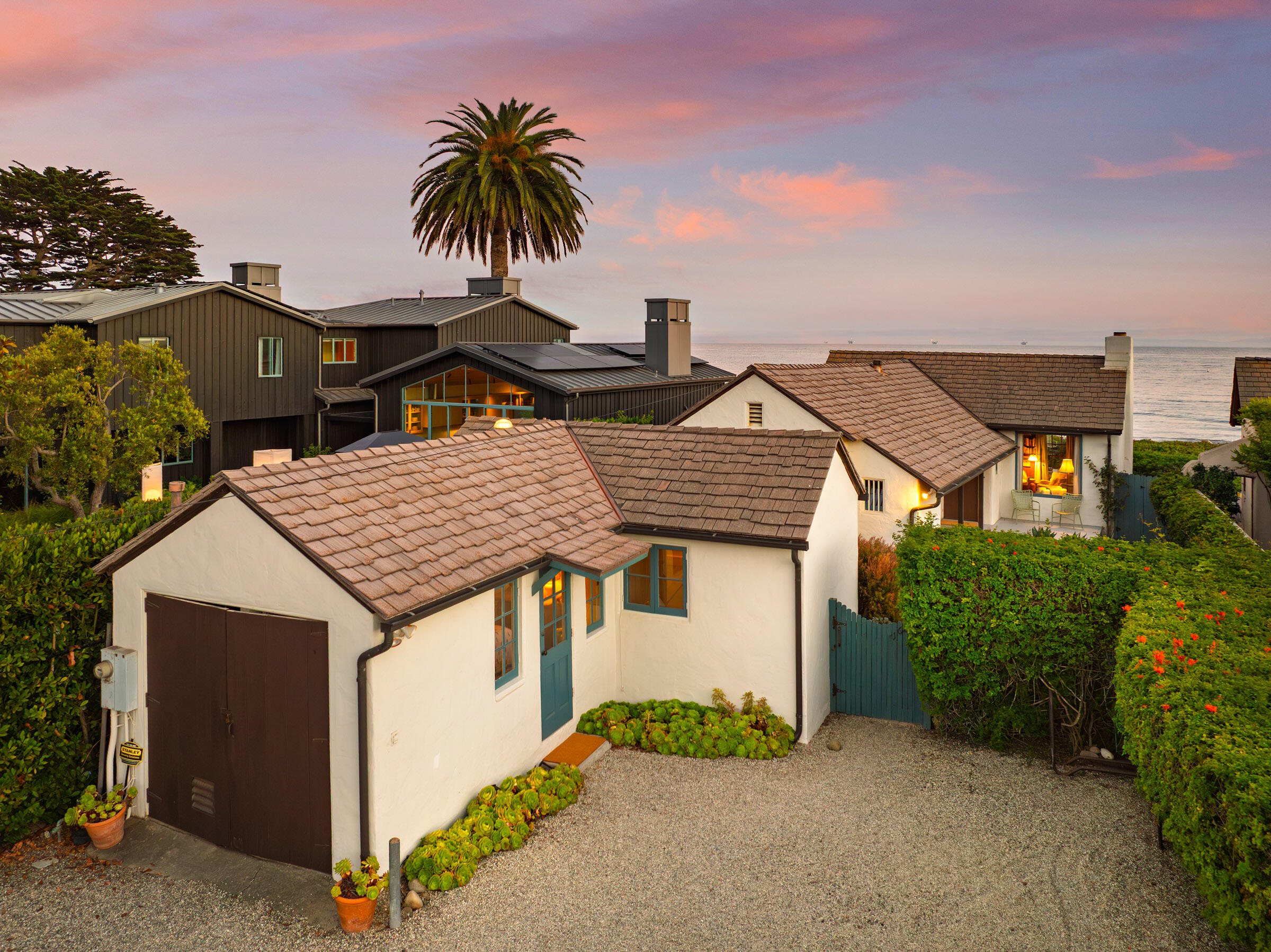 Montecito, California 93108, United States, 3 Bedrooms Bedrooms, ,3 BathroomsBathrooms,Residential,Active,194133