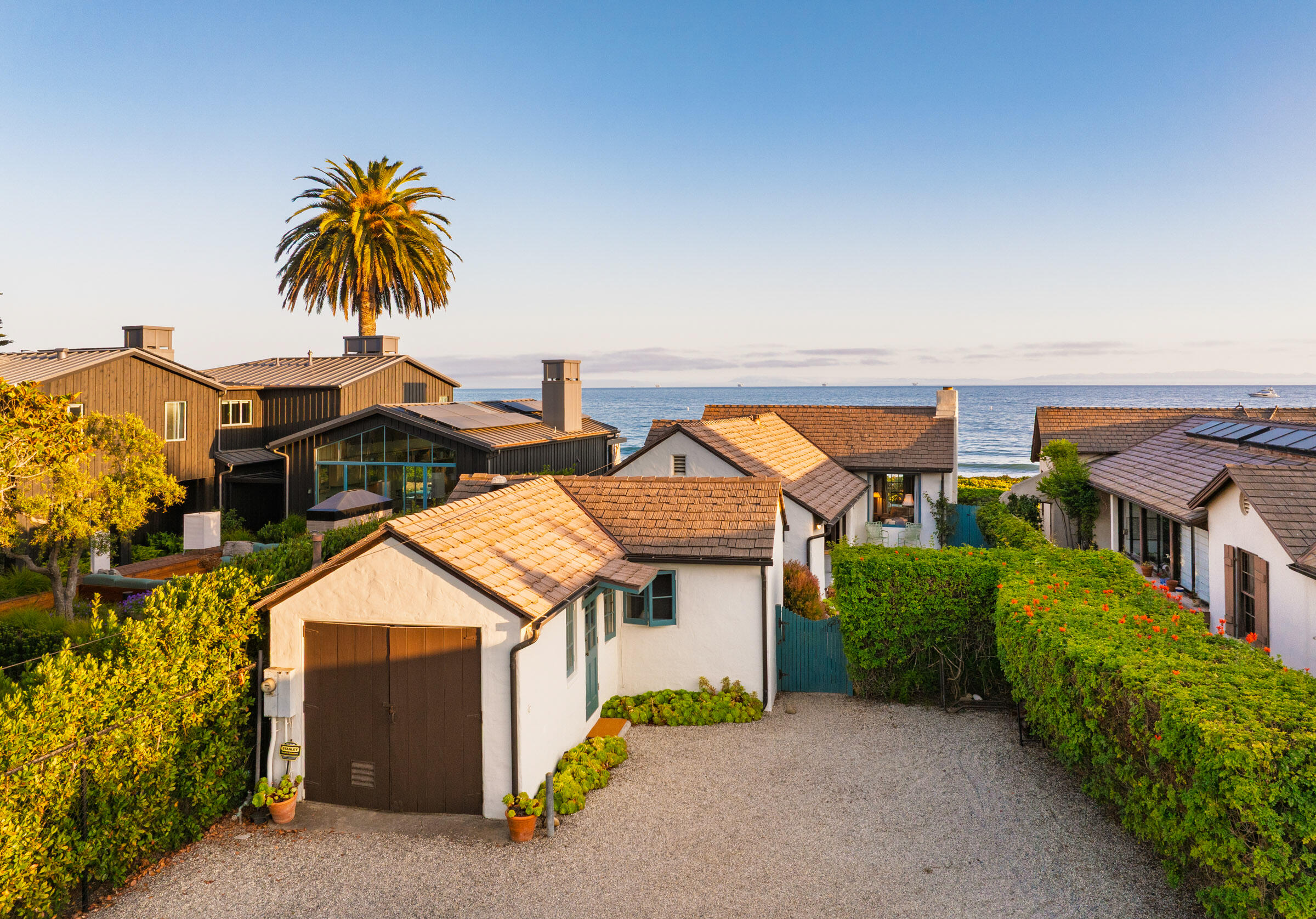 Montecito, California 93108, United States, 3 Bedrooms Bedrooms, ,3 BathroomsBathrooms,Residential,Active,194133