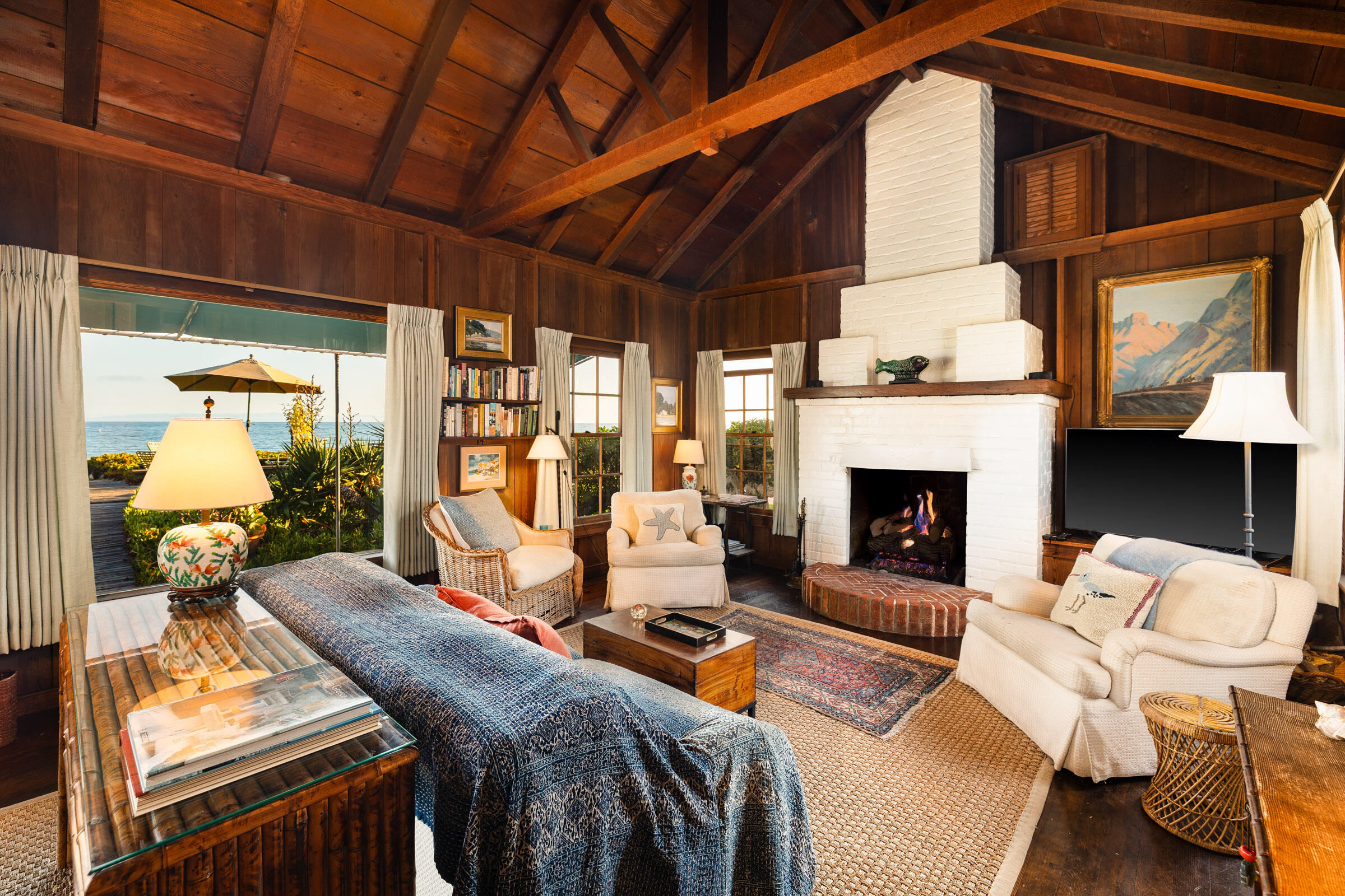 Montecito, California 93108, United States, 3 Bedrooms Bedrooms, ,3 BathroomsBathrooms,Residential,Active,194133