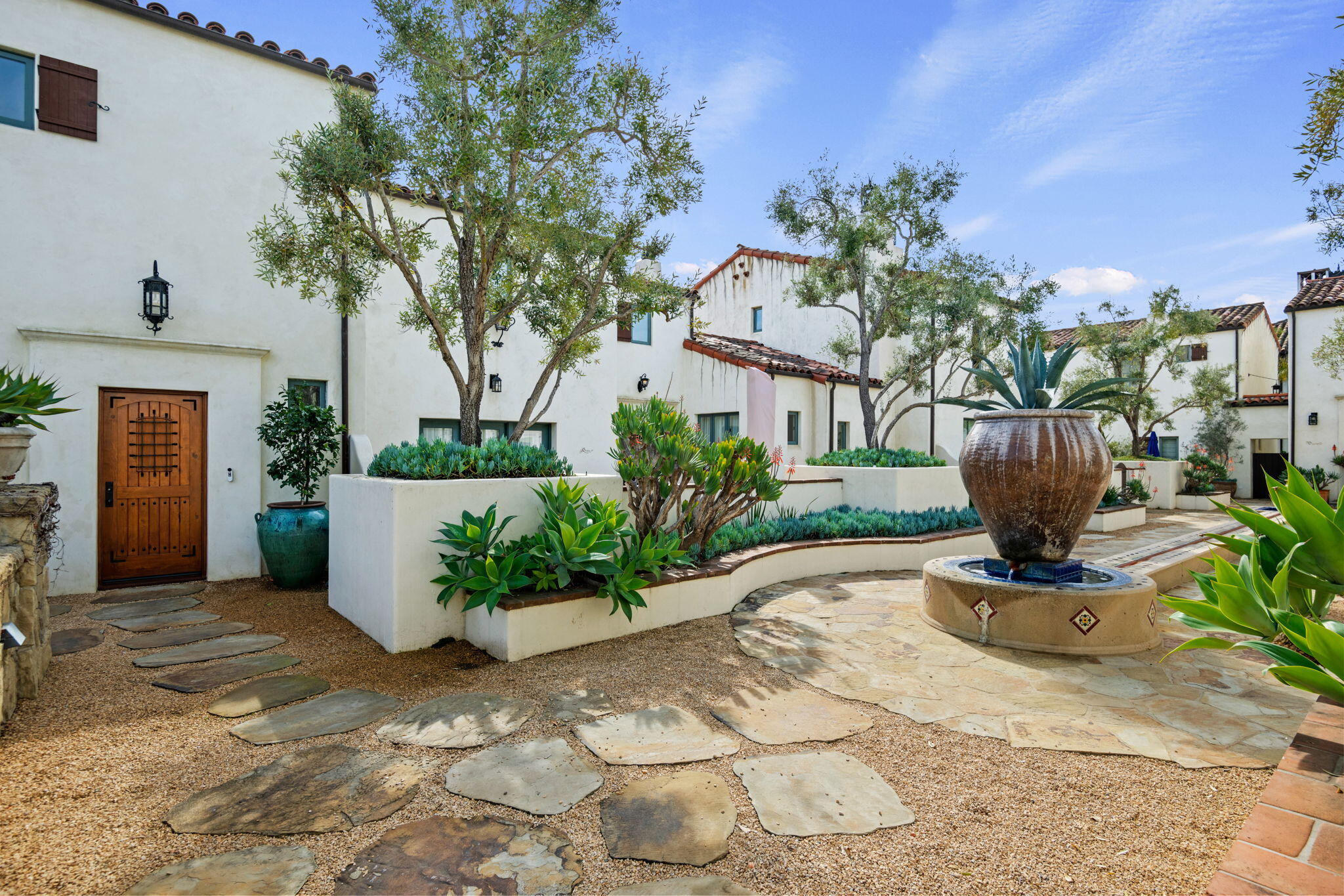 Santa Barbara, California 93101, United States, 3 Bedrooms Bedrooms, ,3 BathroomsBathrooms,Residential,Active,2671