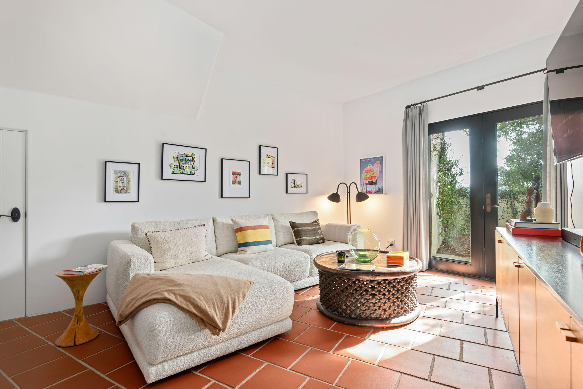 Santa Barbara, California 93101, United States, 3 Bedrooms Bedrooms, ,3 BathroomsBathrooms,Residential,Active,2671