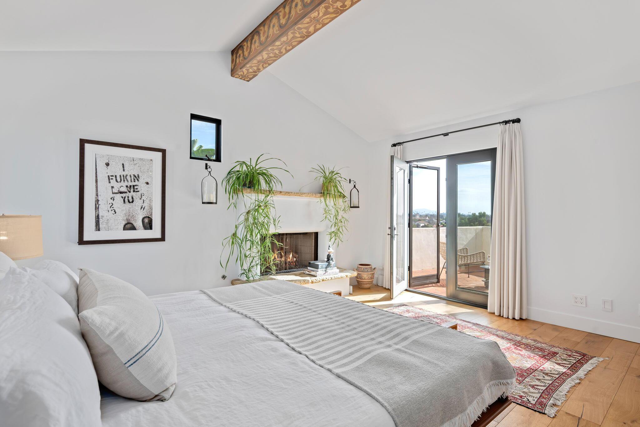 Santa Barbara, California 93101, United States, 3 Bedrooms Bedrooms, ,3 BathroomsBathrooms,Residential,Active,2671