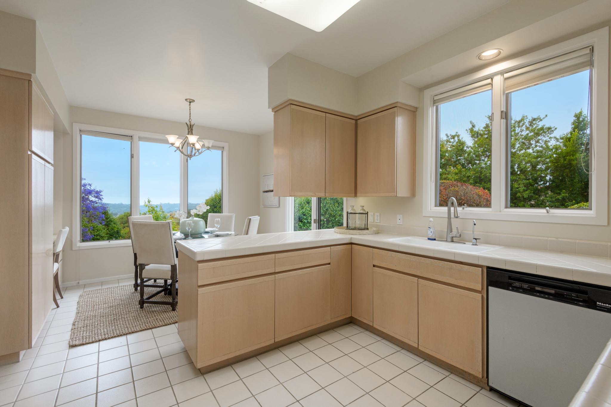 Santa Barbara, California 93105, United States, 4 Bedrooms Bedrooms, ,3 BathroomsBathrooms,Residential,Active,144262