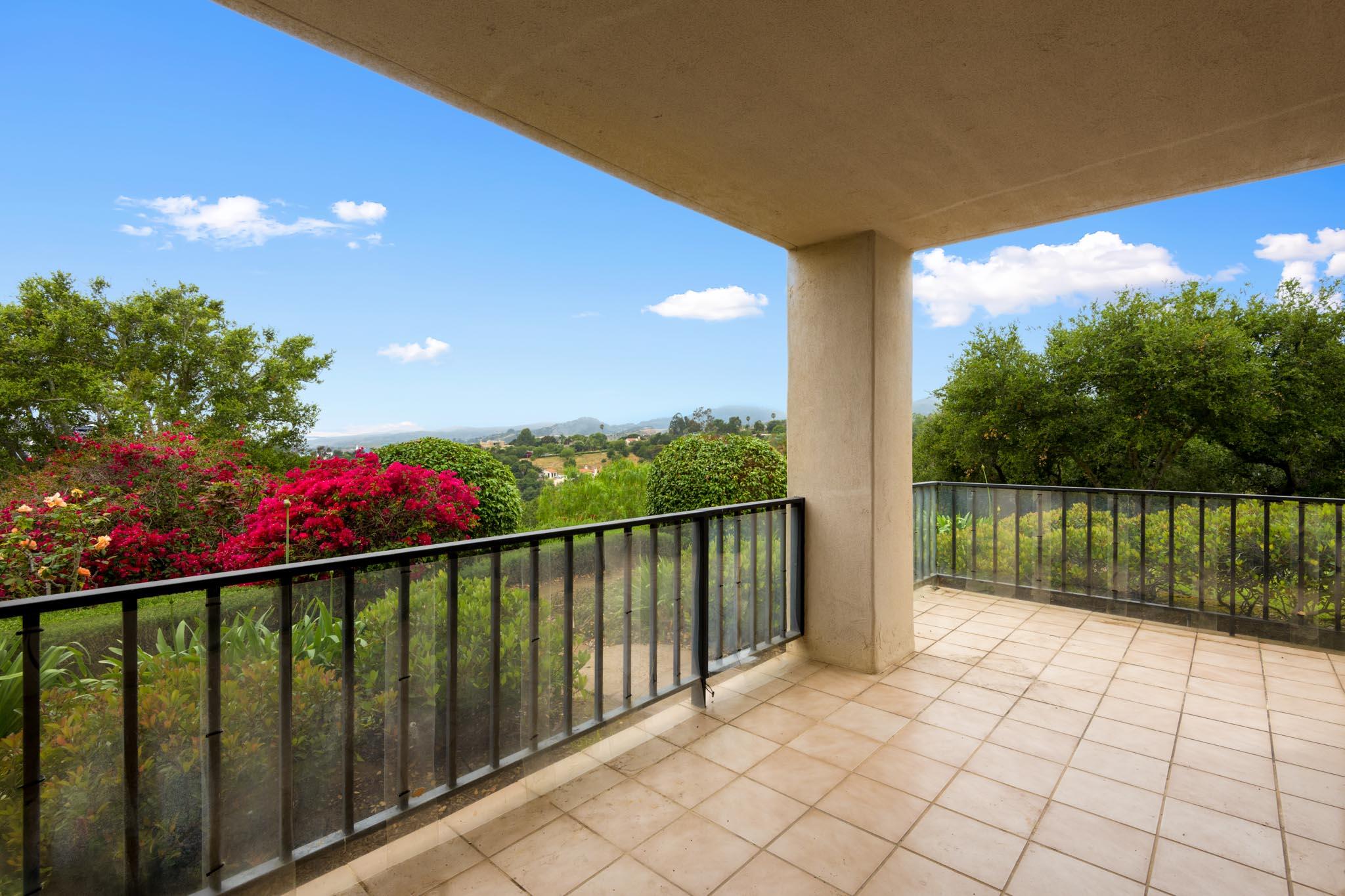 Santa Barbara, California 93105, United States, 4 Bedrooms Bedrooms, ,3 BathroomsBathrooms,Residential,Active,144262