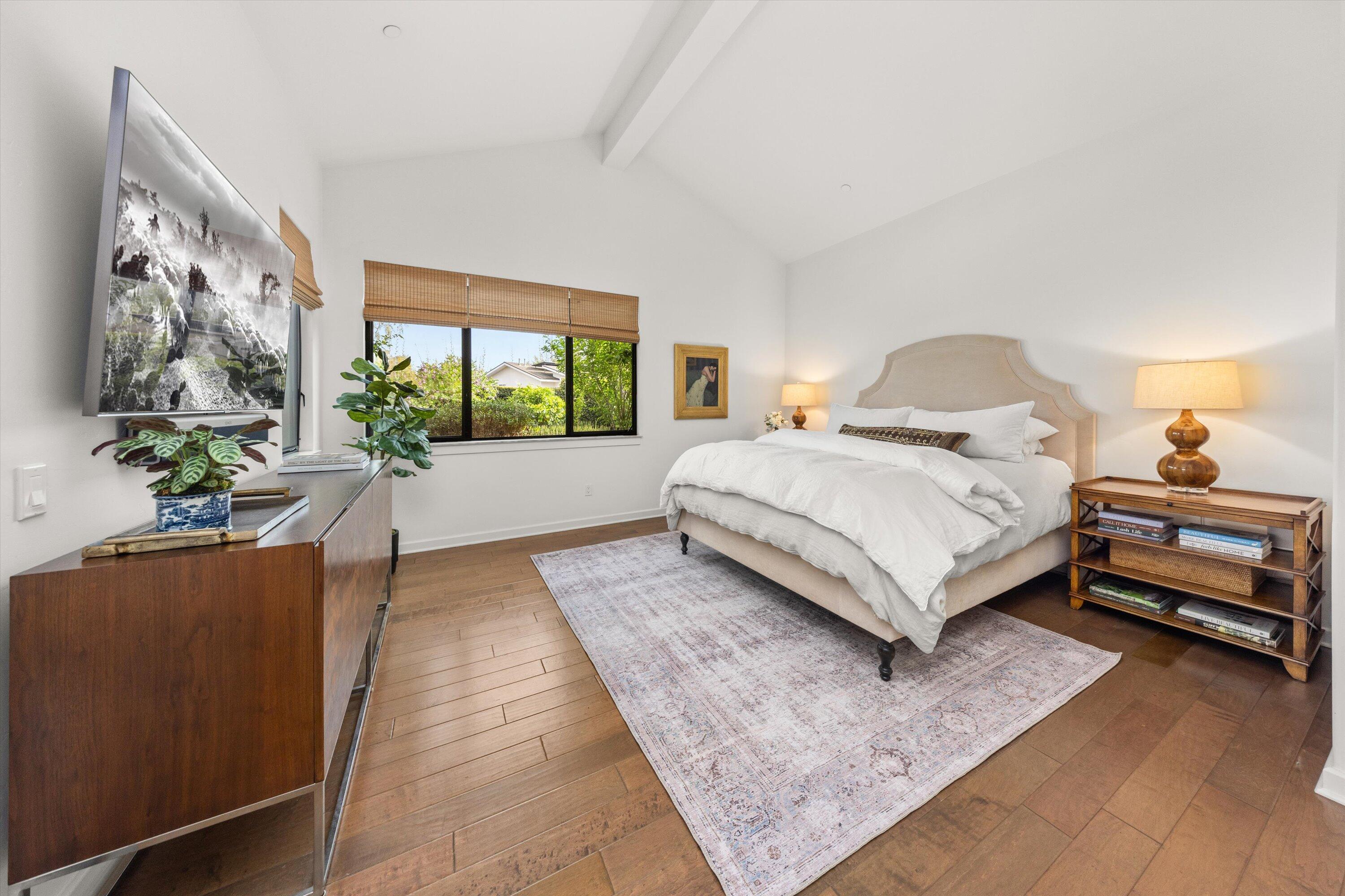 Santa Barbara, California 93110, United States, 4 Bedrooms Bedrooms, ,3 BathroomsBathrooms,Residential,Pending,129884