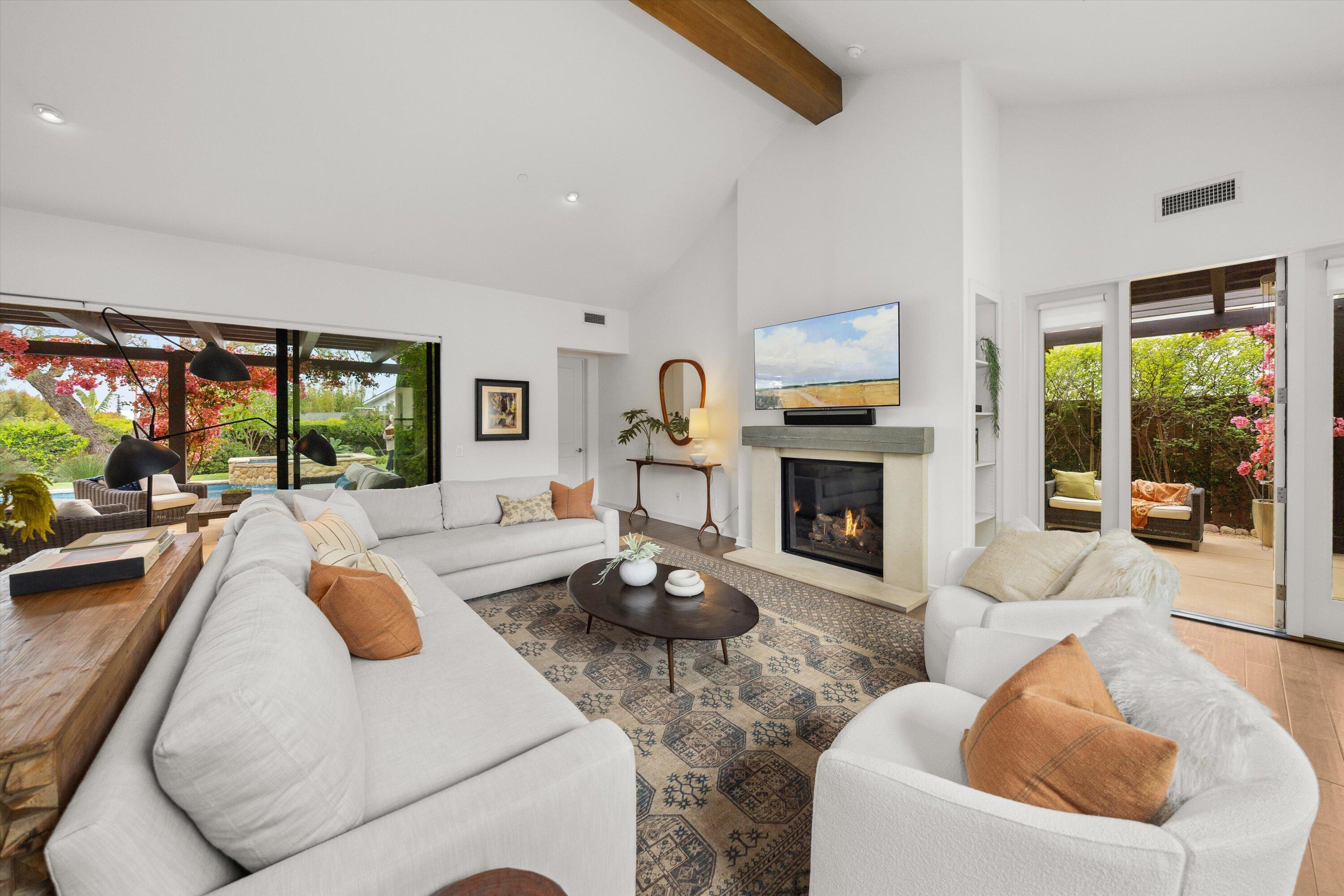 Santa Barbara, California 93110, United States, 4 Bedrooms Bedrooms, ,3 BathroomsBathrooms,Residential,Pending,129884