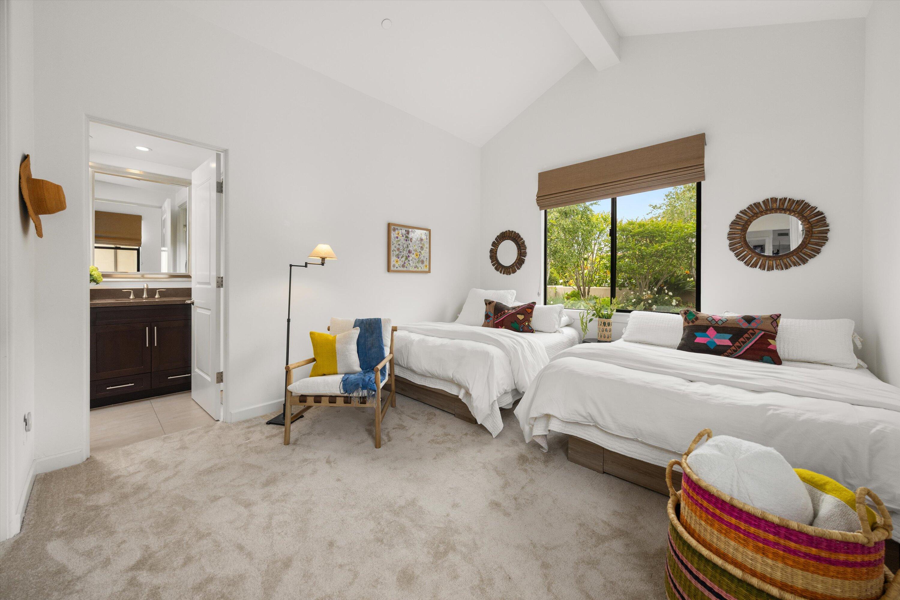 Santa Barbara, California 93110, United States, 4 Bedrooms Bedrooms, ,3 BathroomsBathrooms,Residential,Pending,129884